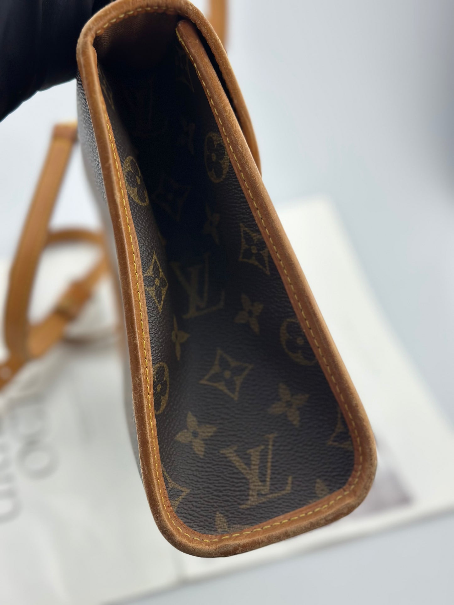 Louis Vuitton - Other - Monogram coated canvas with Vachetta leather trim - Brown - (Medium)