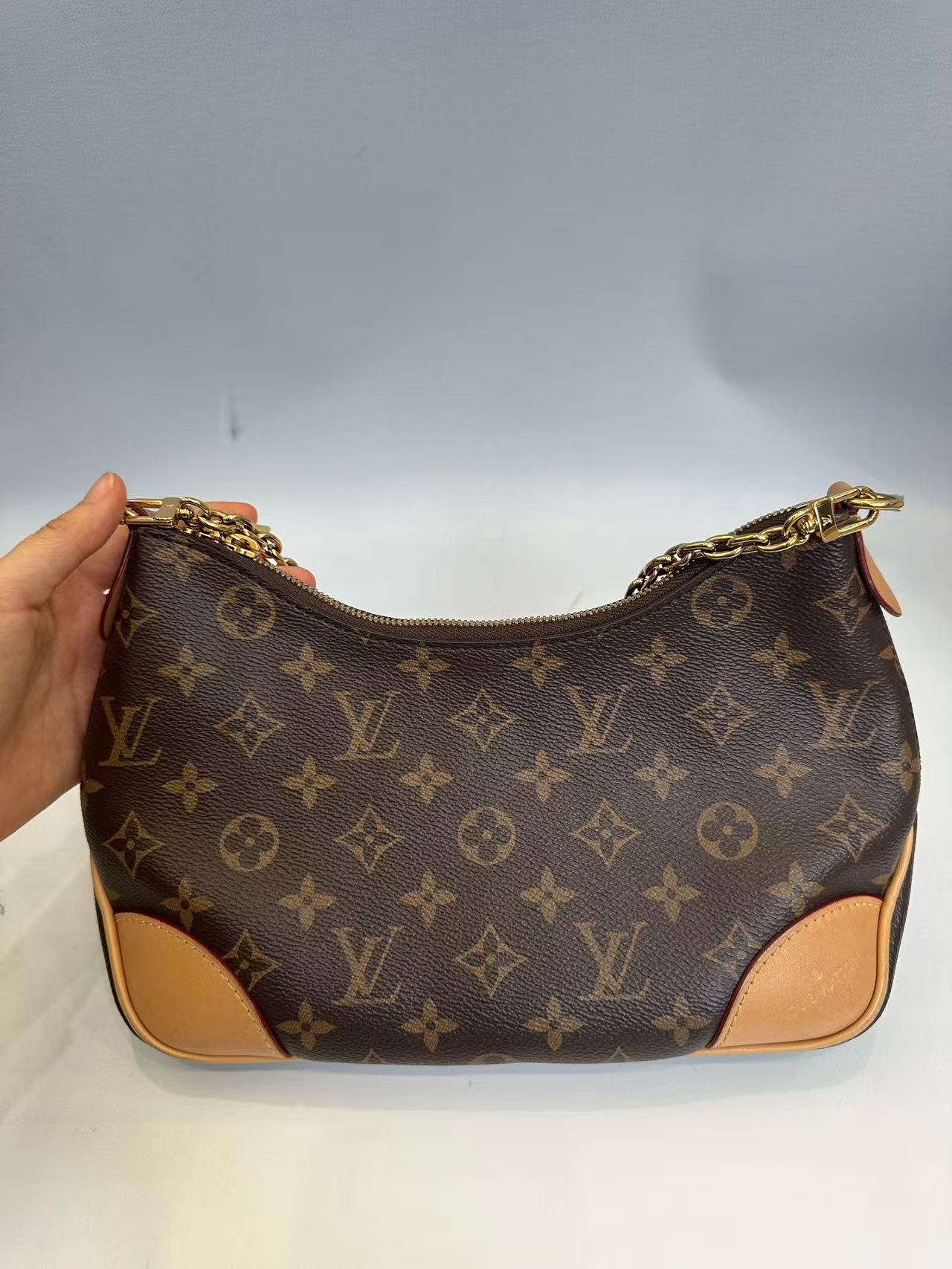 Louis Vuitton - Other - Monogram coated canvas with Vachetta leather trim - Brown - (medium)