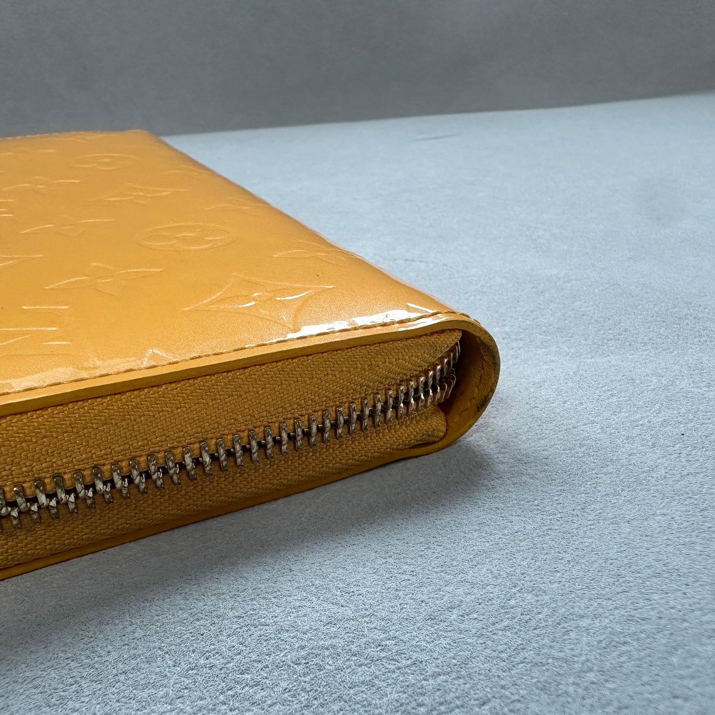 Louis Vuitton - Other - Patent leather - Yellow - (large)