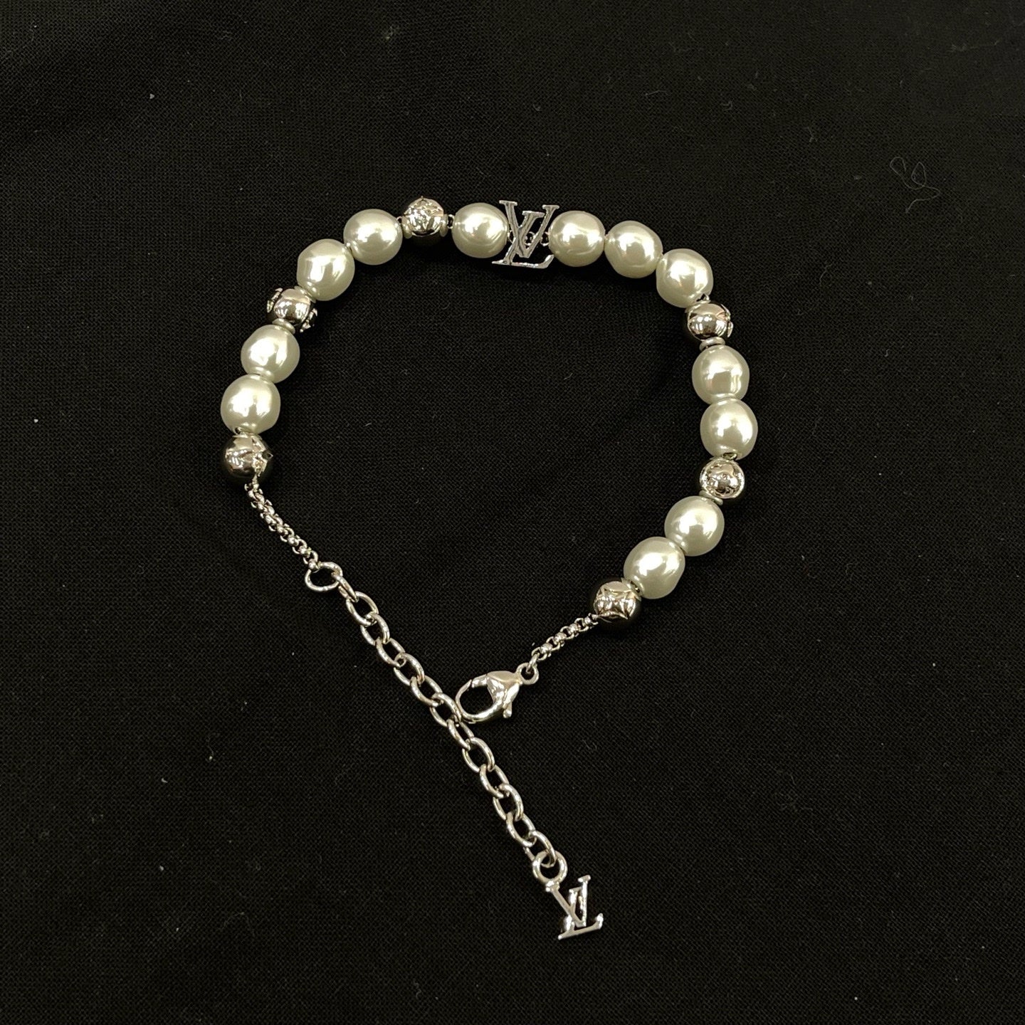 Louis Vuitton - Other - Pearl - White