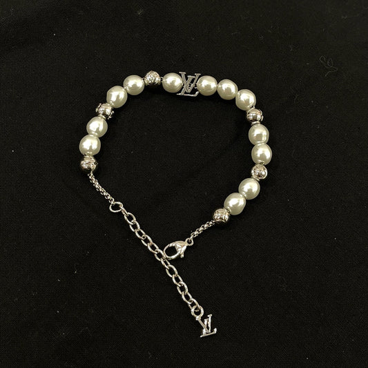 Louis Vuitton - Other - Pearl - White