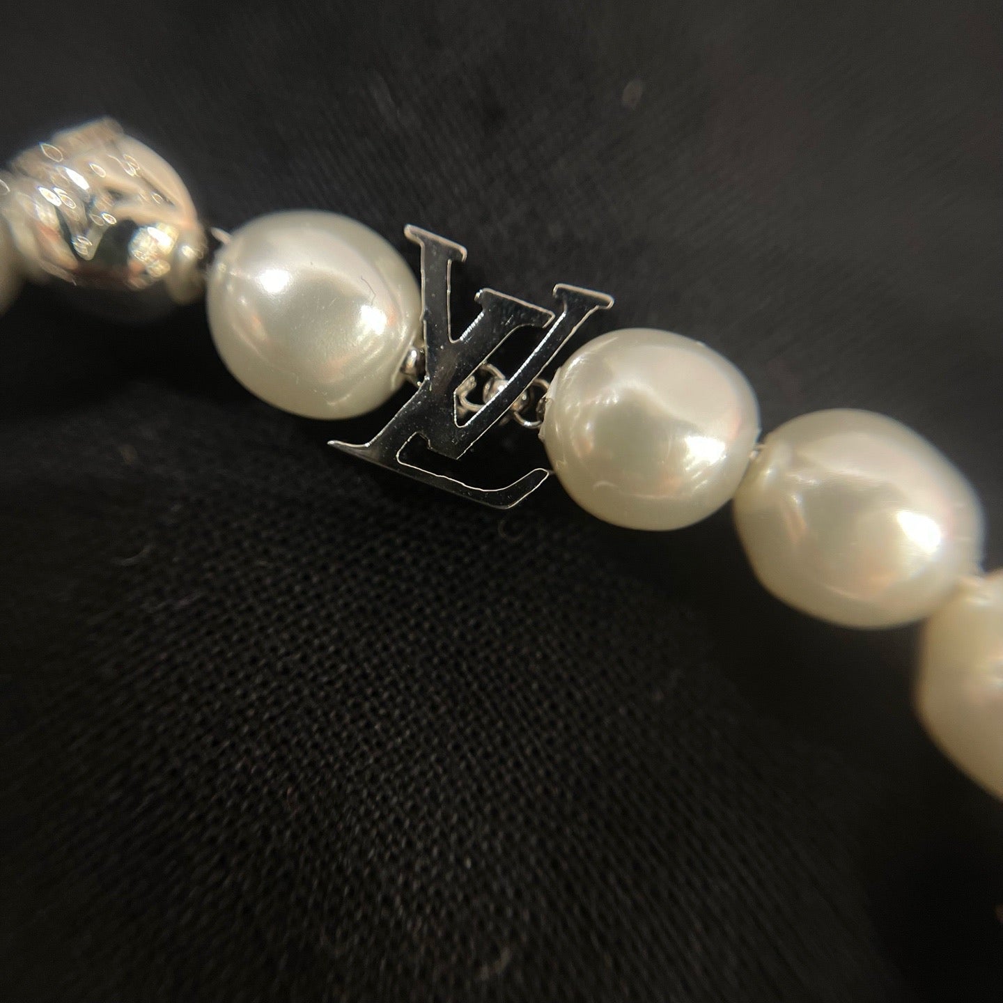 Louis Vuitton - Other - Pearl - White