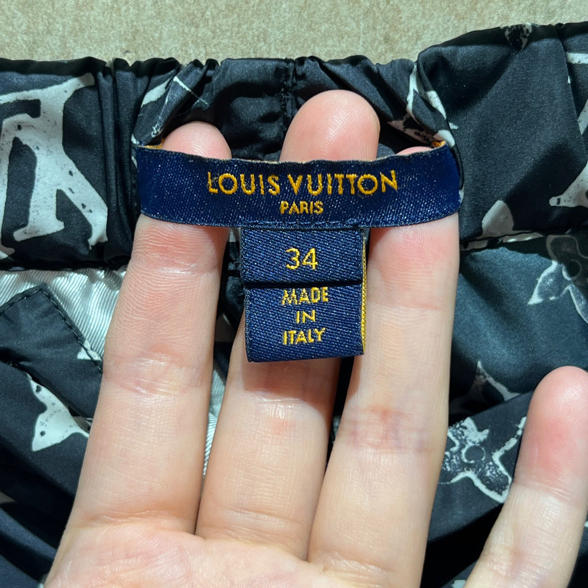 Louis Vuitton - Other - Polyamide - Black - (34)