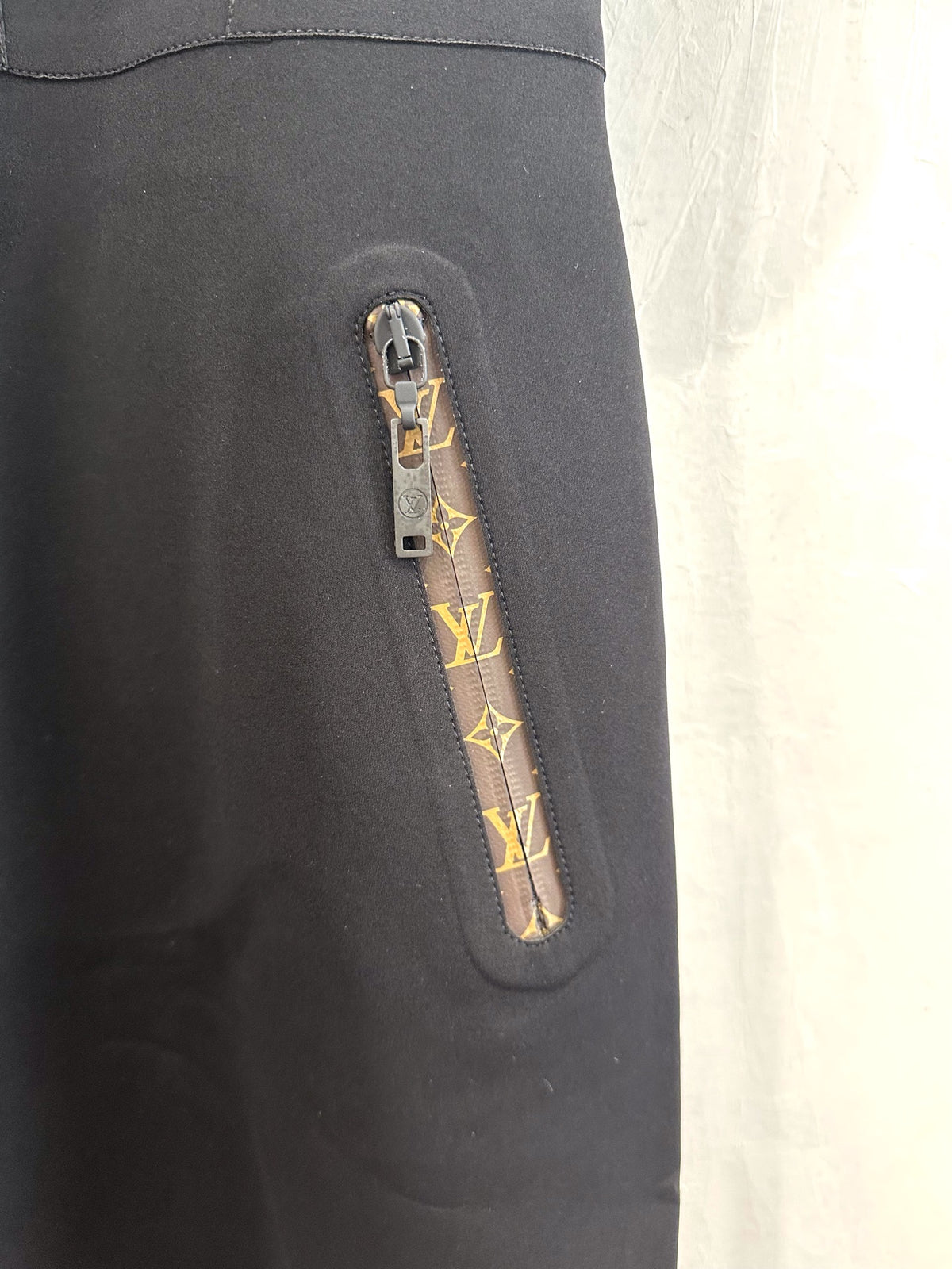 Louis Vuitton - Other - Polyamide - Black - (34)