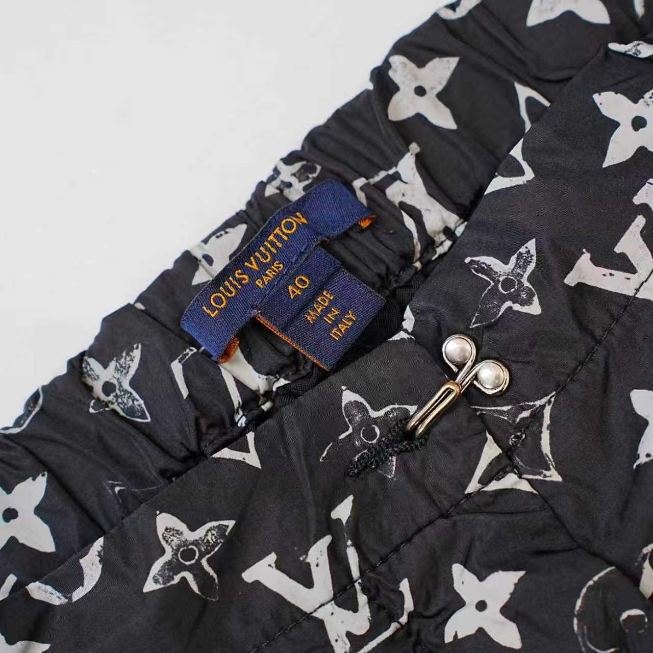 Louis Vuitton - Other - Polyamide - Black - (40)