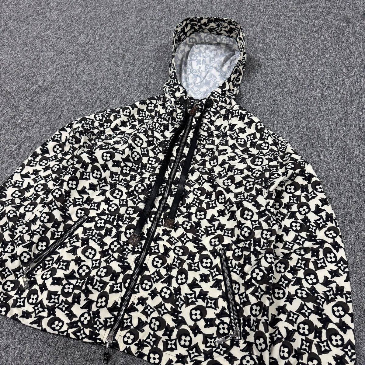 Louis Vuitton - Other - Polyamide - Multicolour - (38)