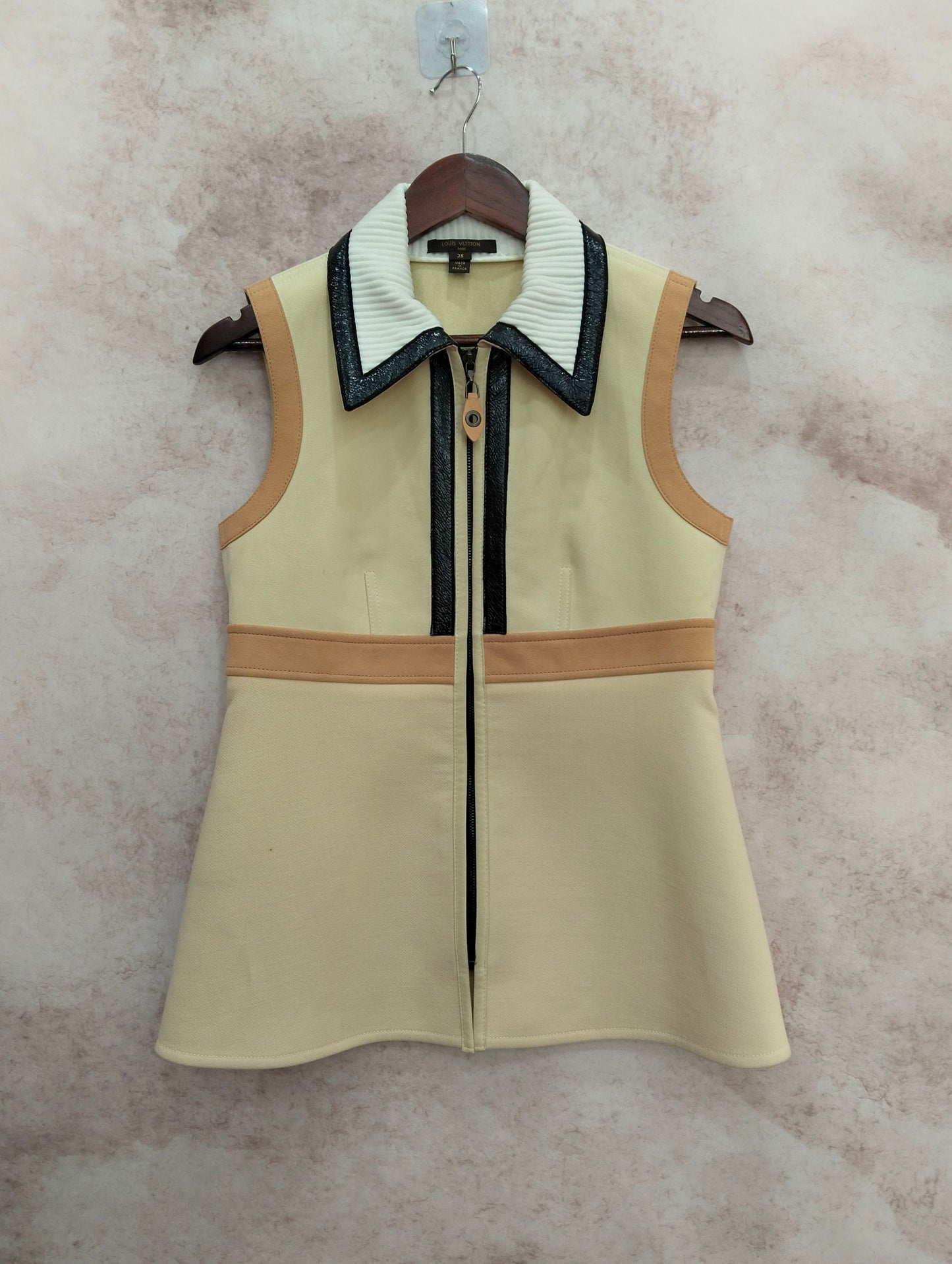 Louis Vuitton - Other - Polyester - Beige - (38)