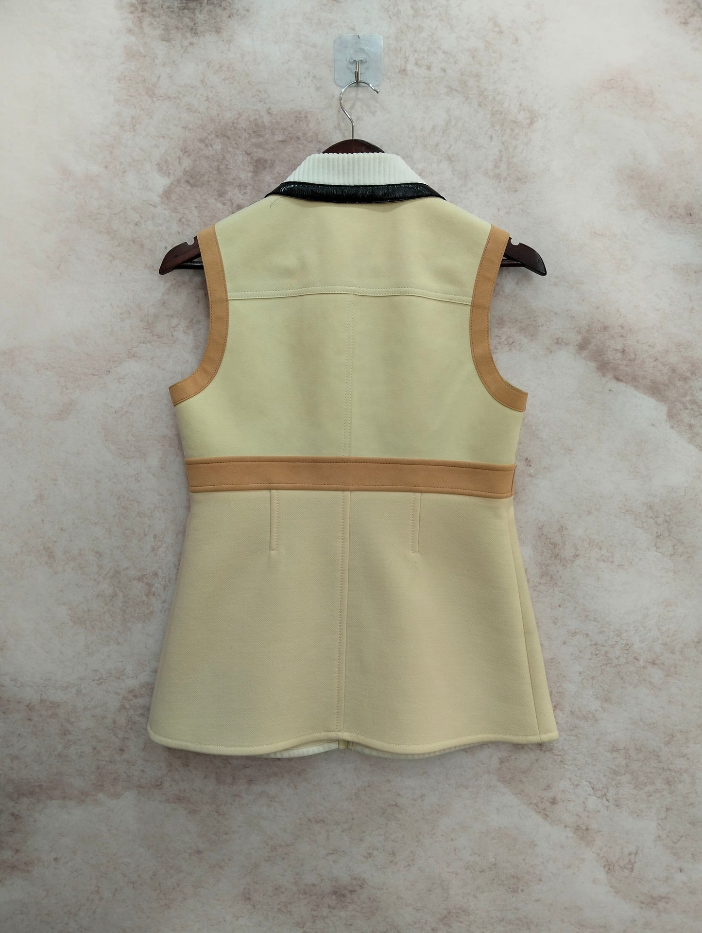 Louis Vuitton - Other - Polyester - Beige - (38)
