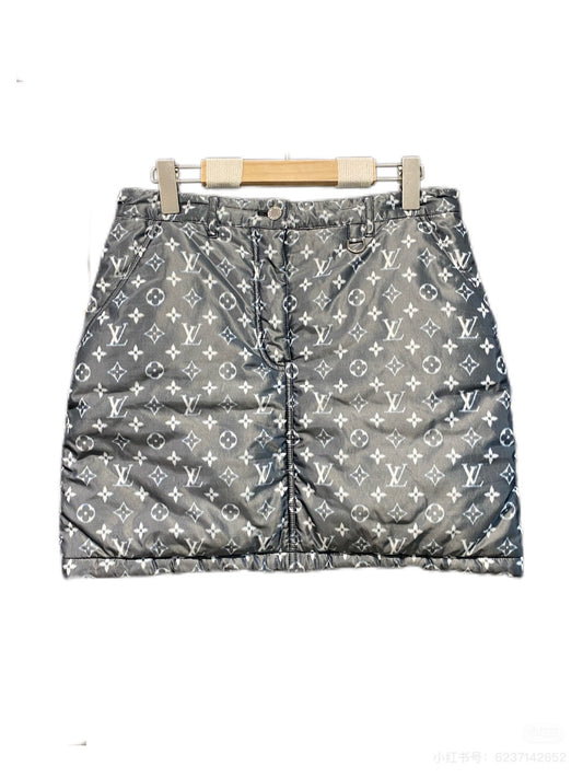 Louis Vuitton - Other - Polyester - Grey - (40)