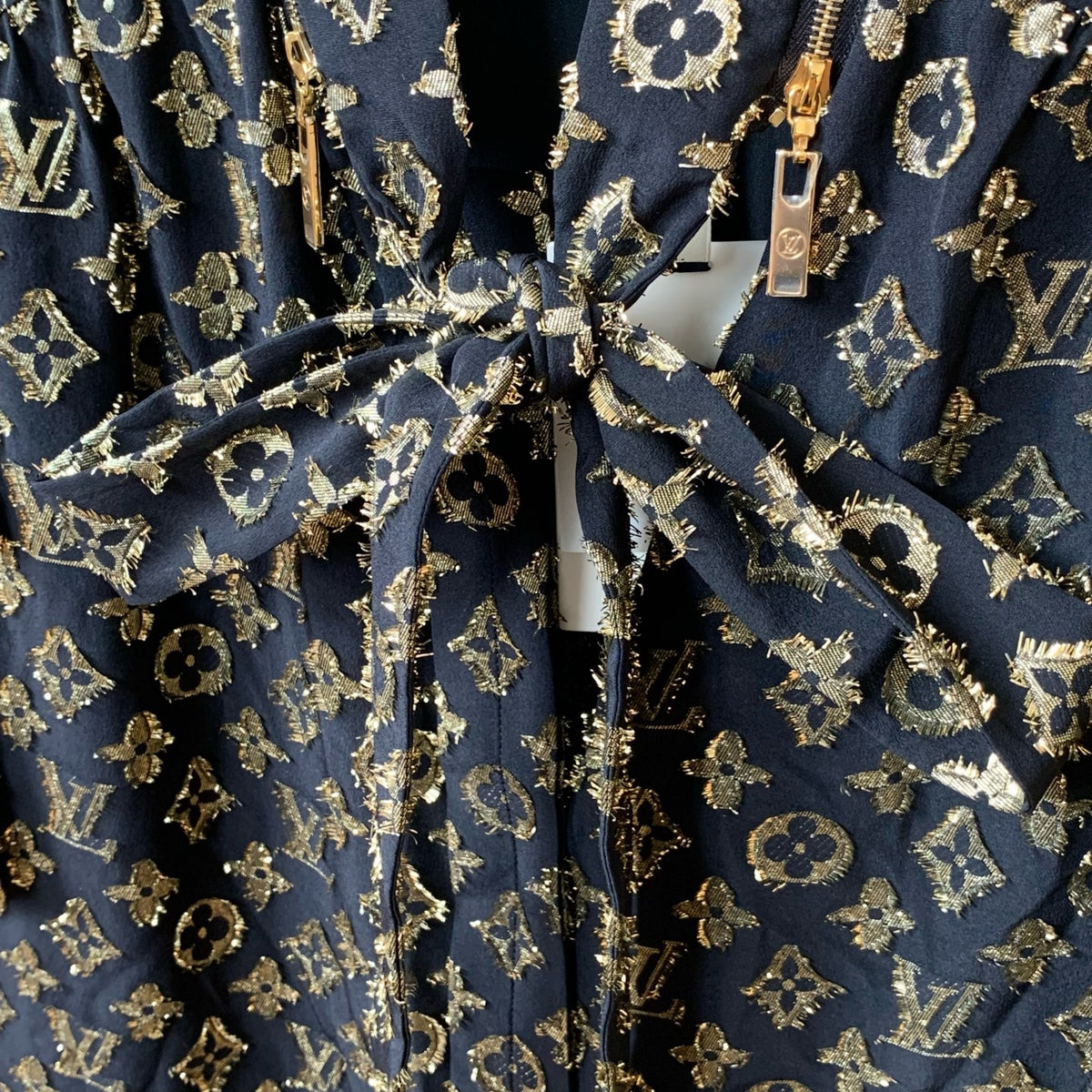 Louis Vuitton - Other - Silk - Black - (36)