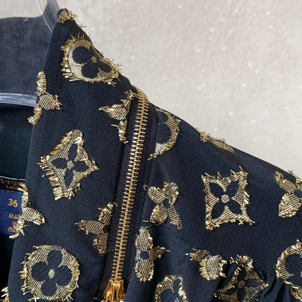 Louis Vuitton - Other - Silk - Black - (36)