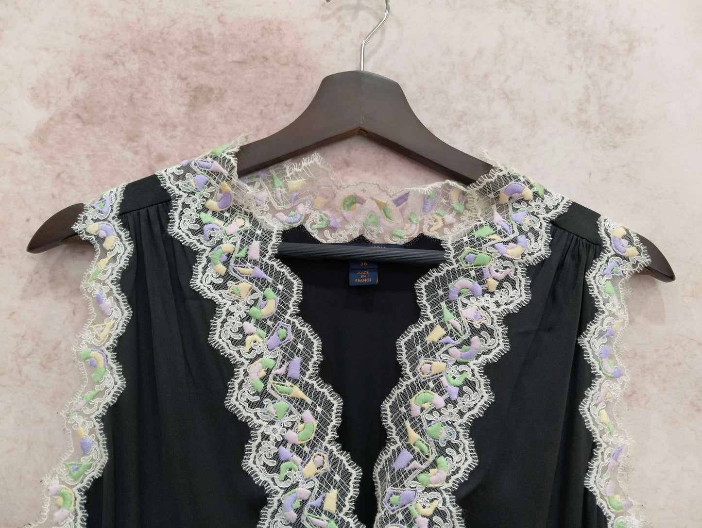 Louis Vuitton - Other - Silk - Black - (36)