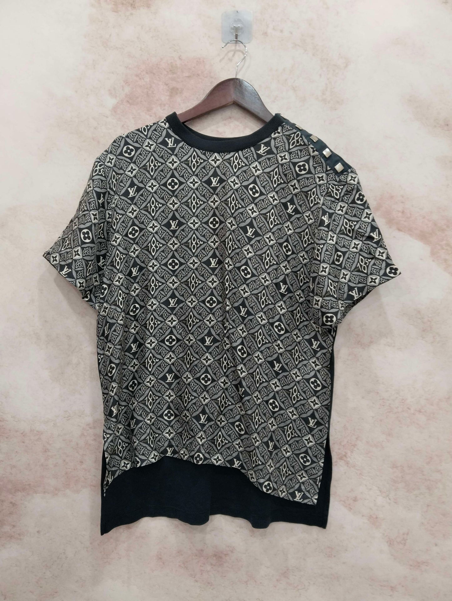 Louis Vuitton - Other - Silk - Black - (M)