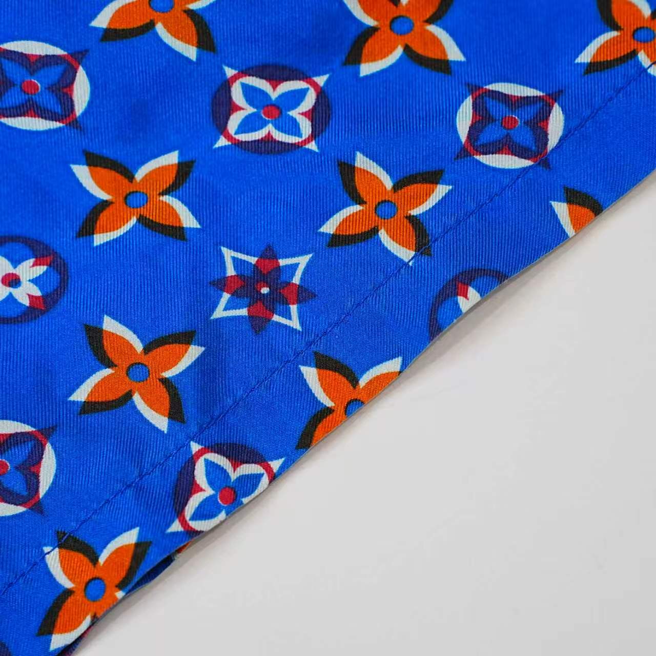 Louis Vuitton - Other - Silk - Blue - (38)