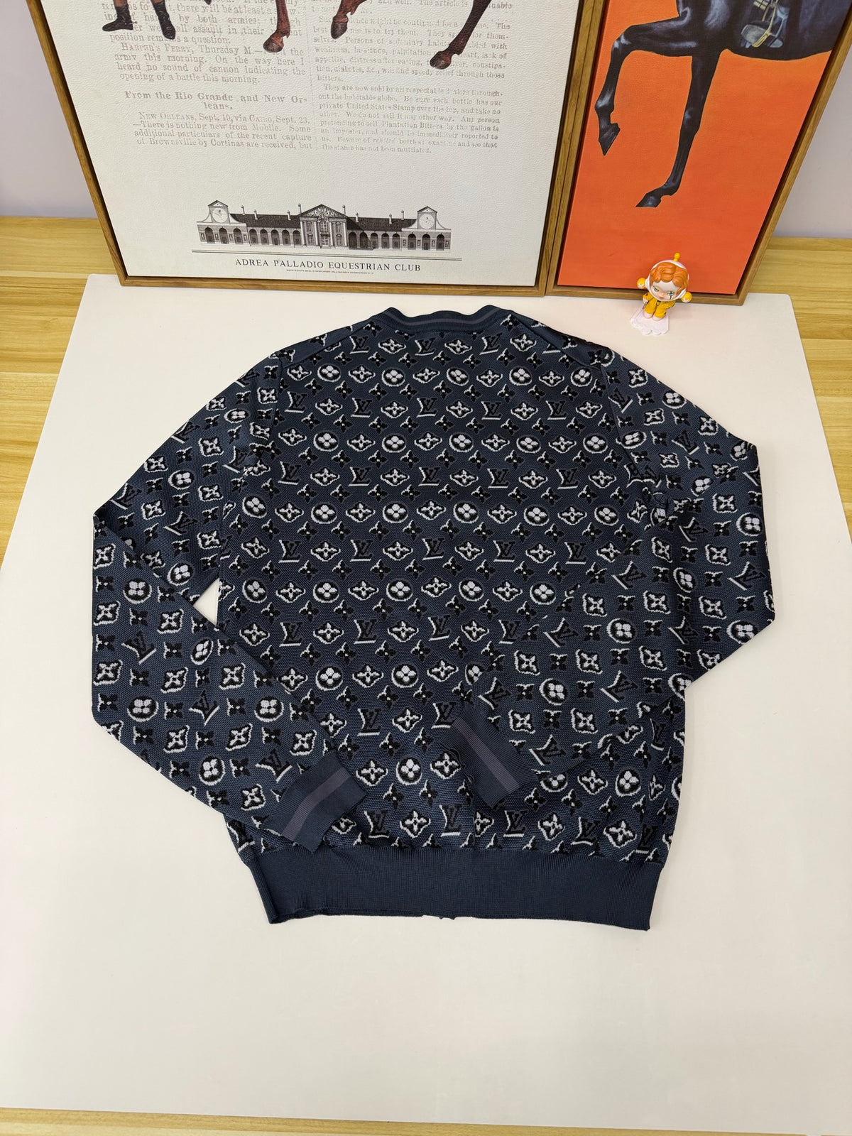 Louis Vuitton - Other - Silk - Navy - (M)