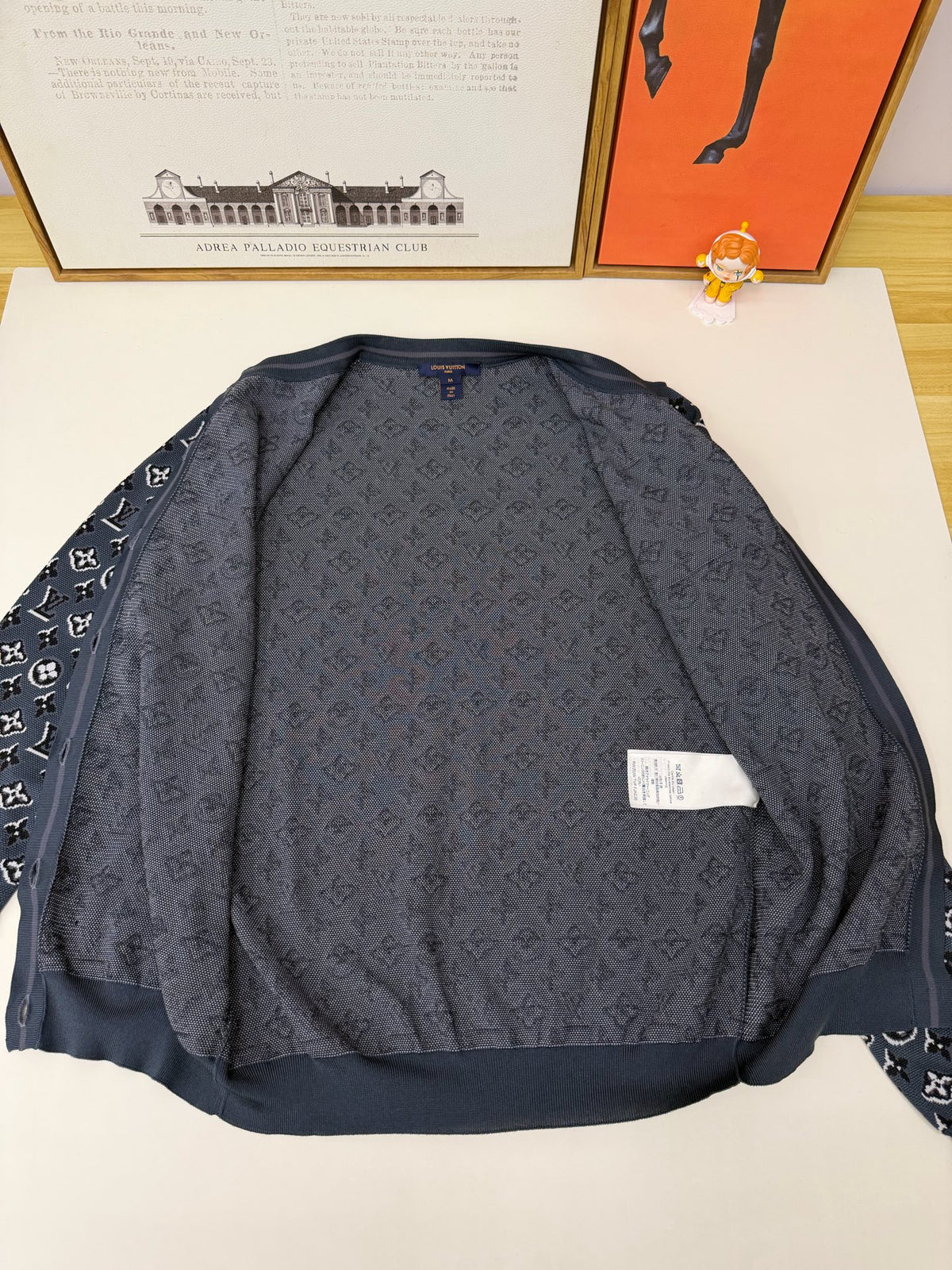 Louis Vuitton - Other - Silk - Navy - (M)