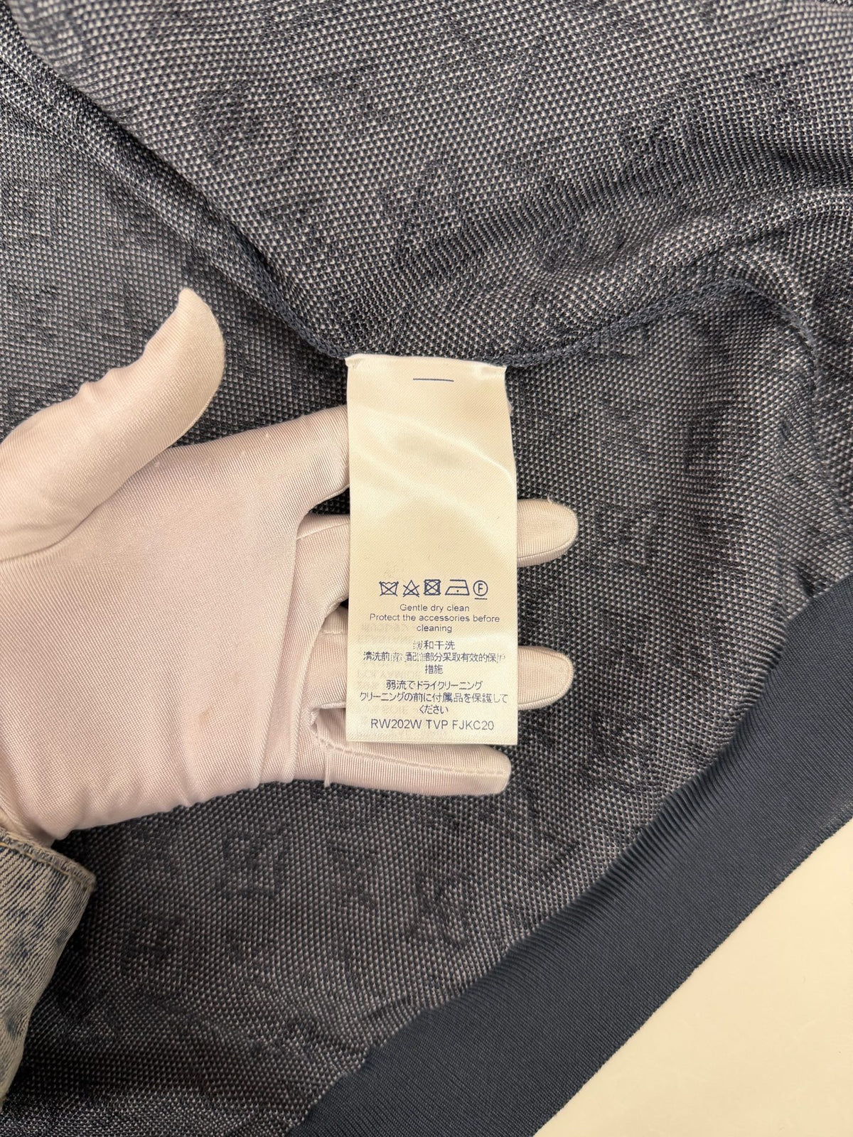 Louis Vuitton - Other - Silk - Navy - (M)