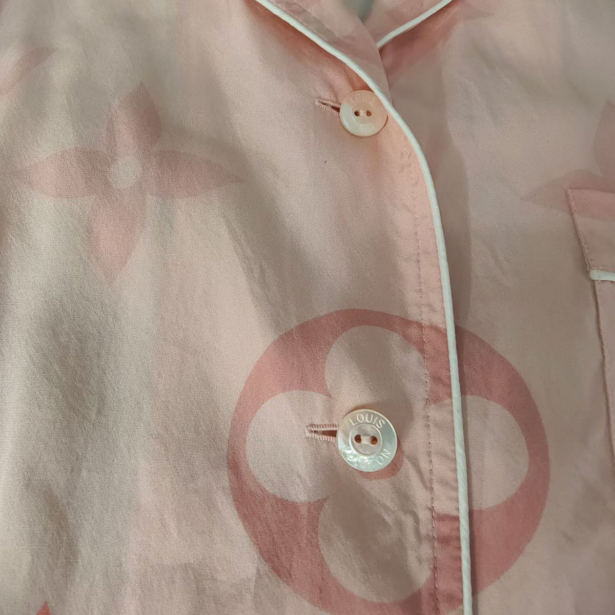 Louis Vuitton - Other - Silk - Pink - (36)