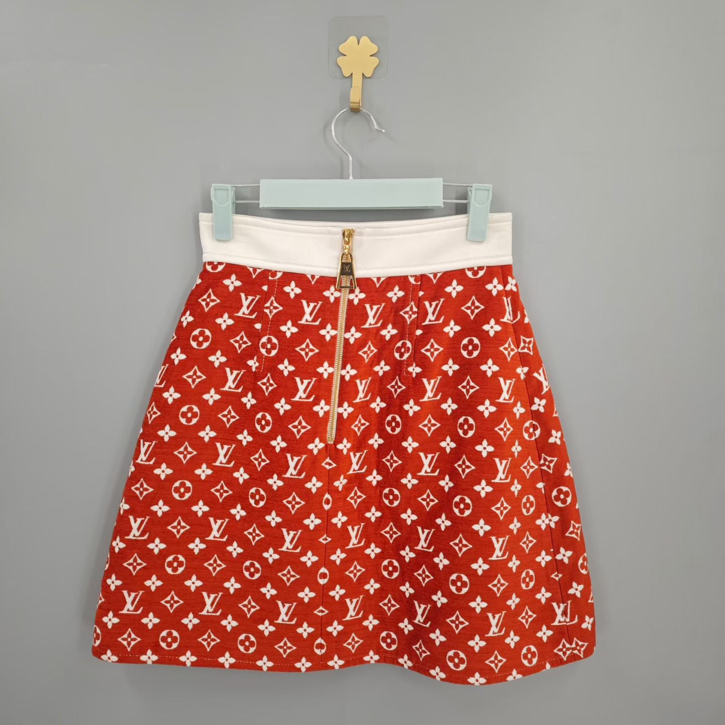 Louis Vuitton - Other - Silk - Red - (34)