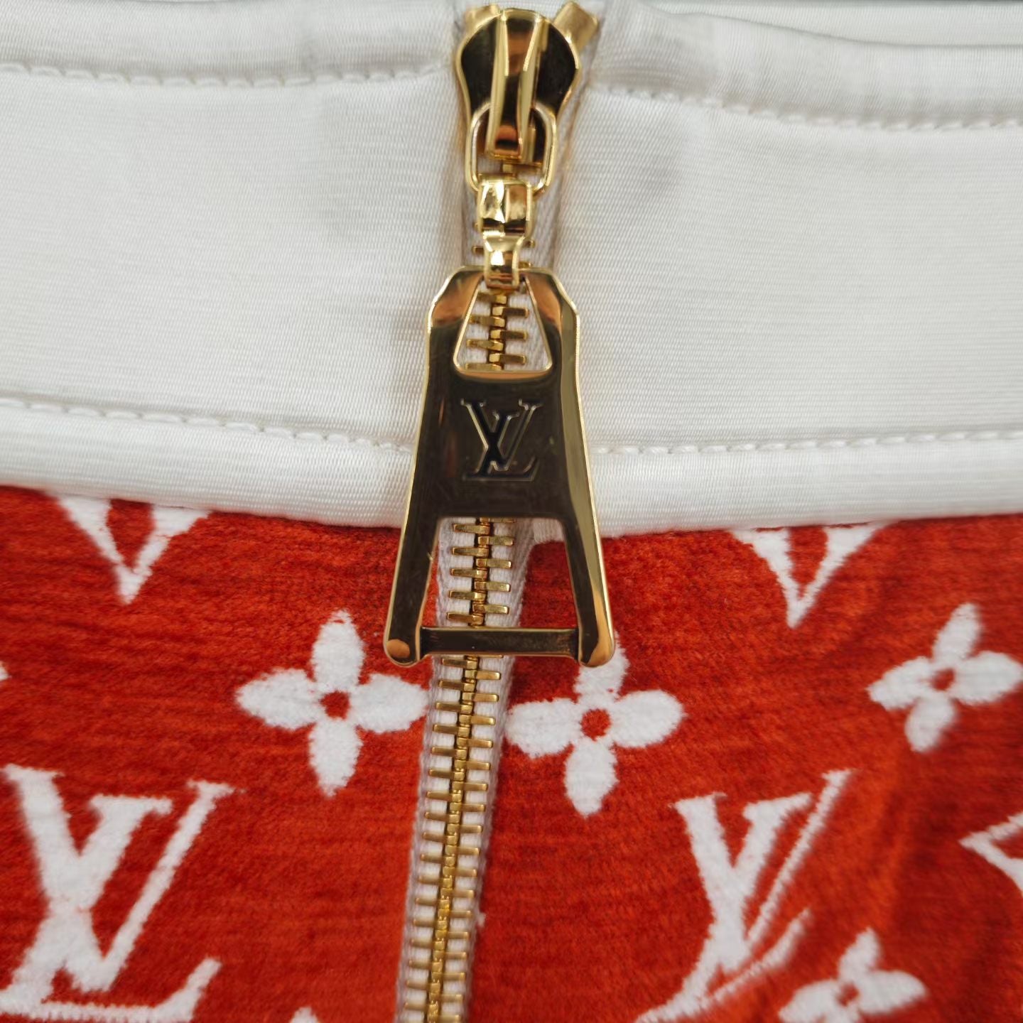 Louis Vuitton - Other - Silk - Red - (34)