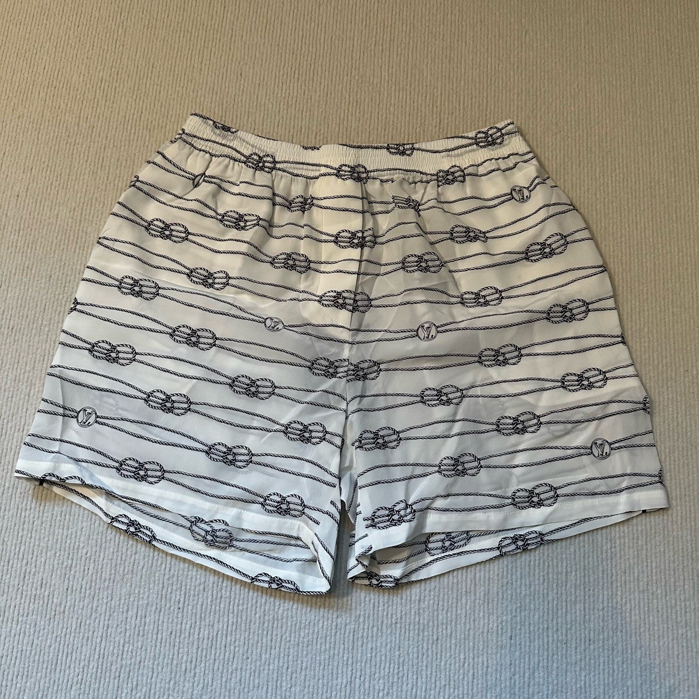 Louis Vuitton - Other - Silk - White - (38)