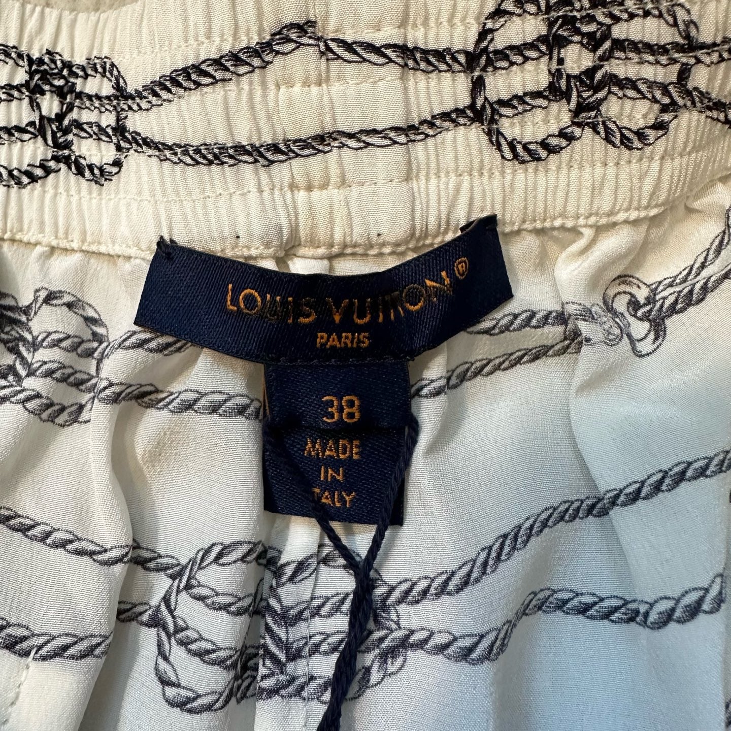 Louis Vuitton - Other - Silk - White - (38)