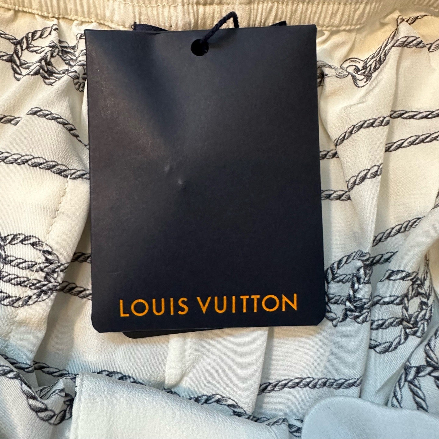 Louis Vuitton - Other - Silk - White - (38)