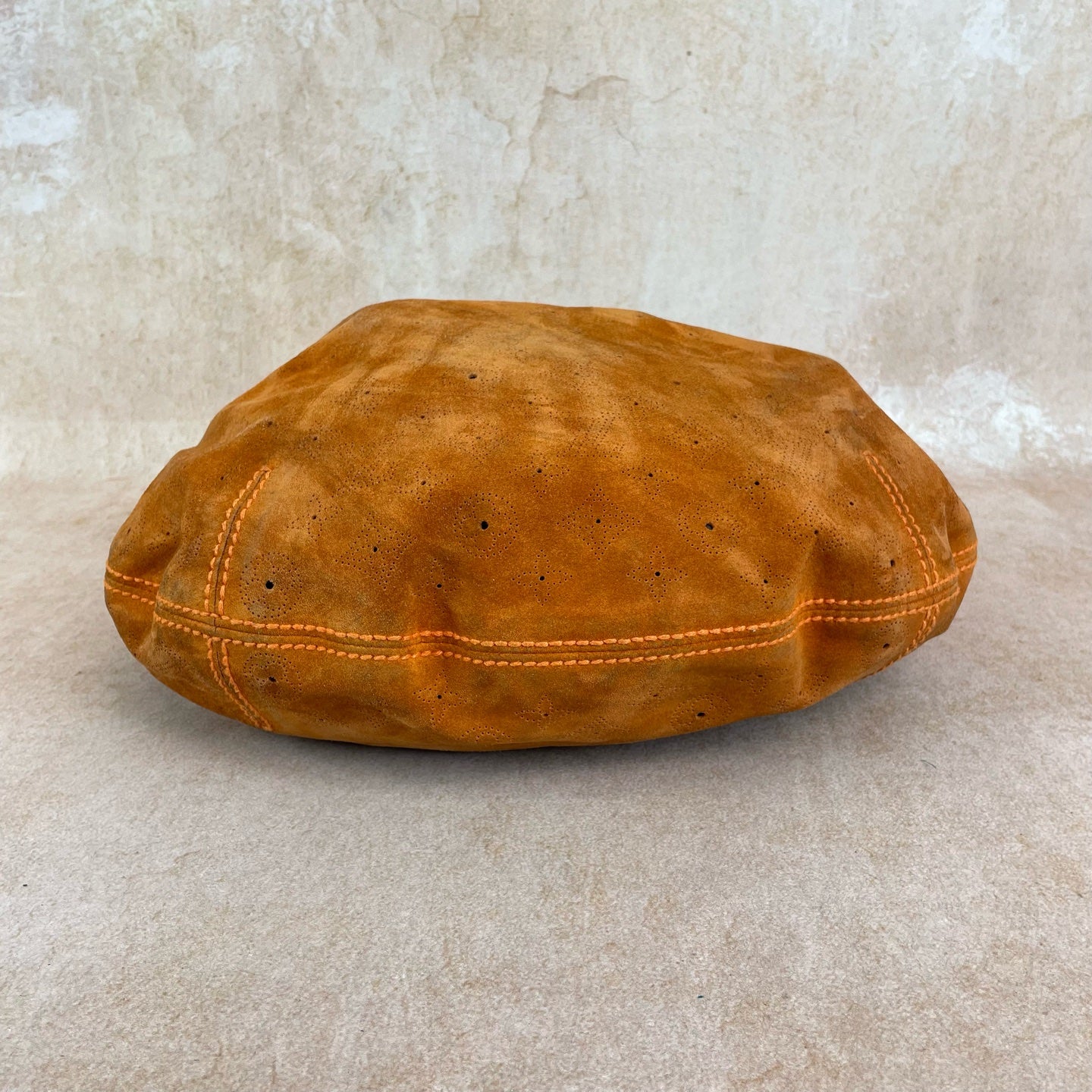 Louis Vuitton - Other - Suede - Orange - (medium)