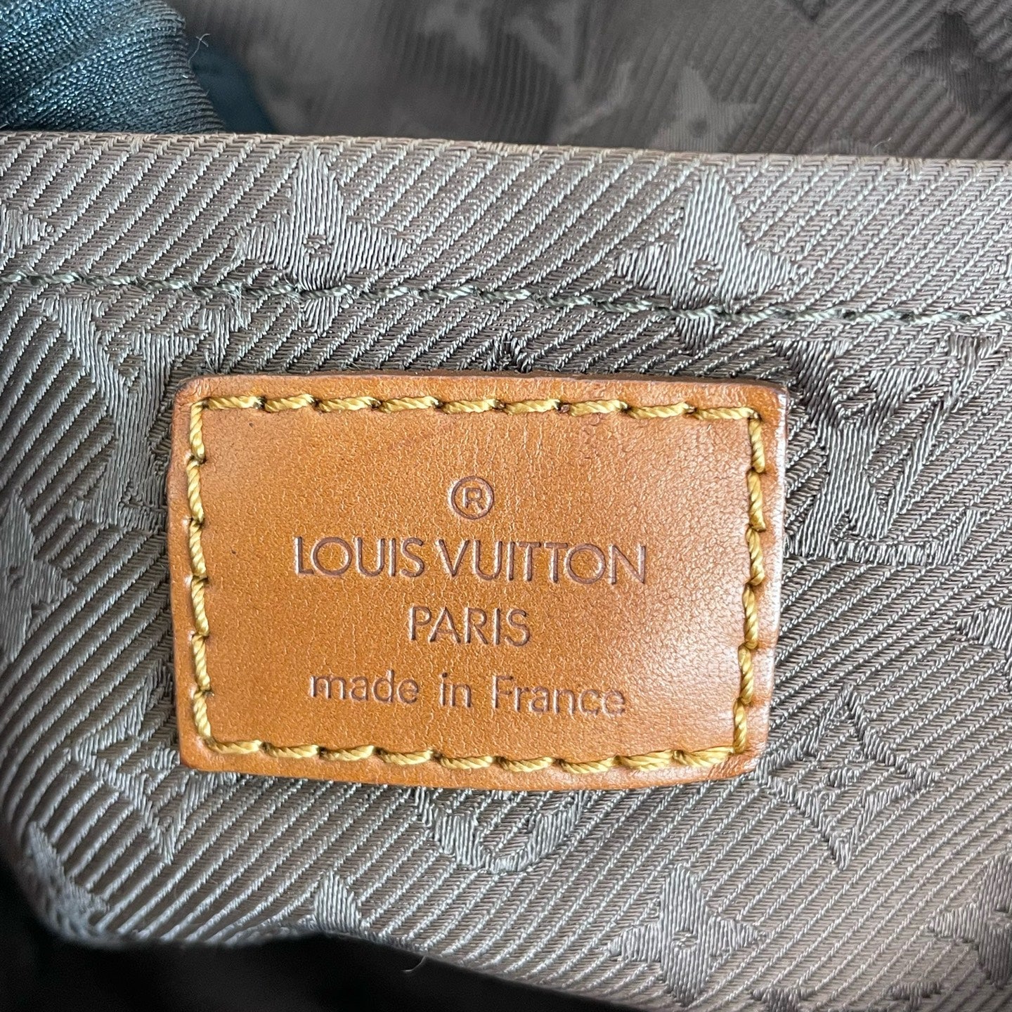 Louis Vuitton - Other - Suede - Orange - (medium)
