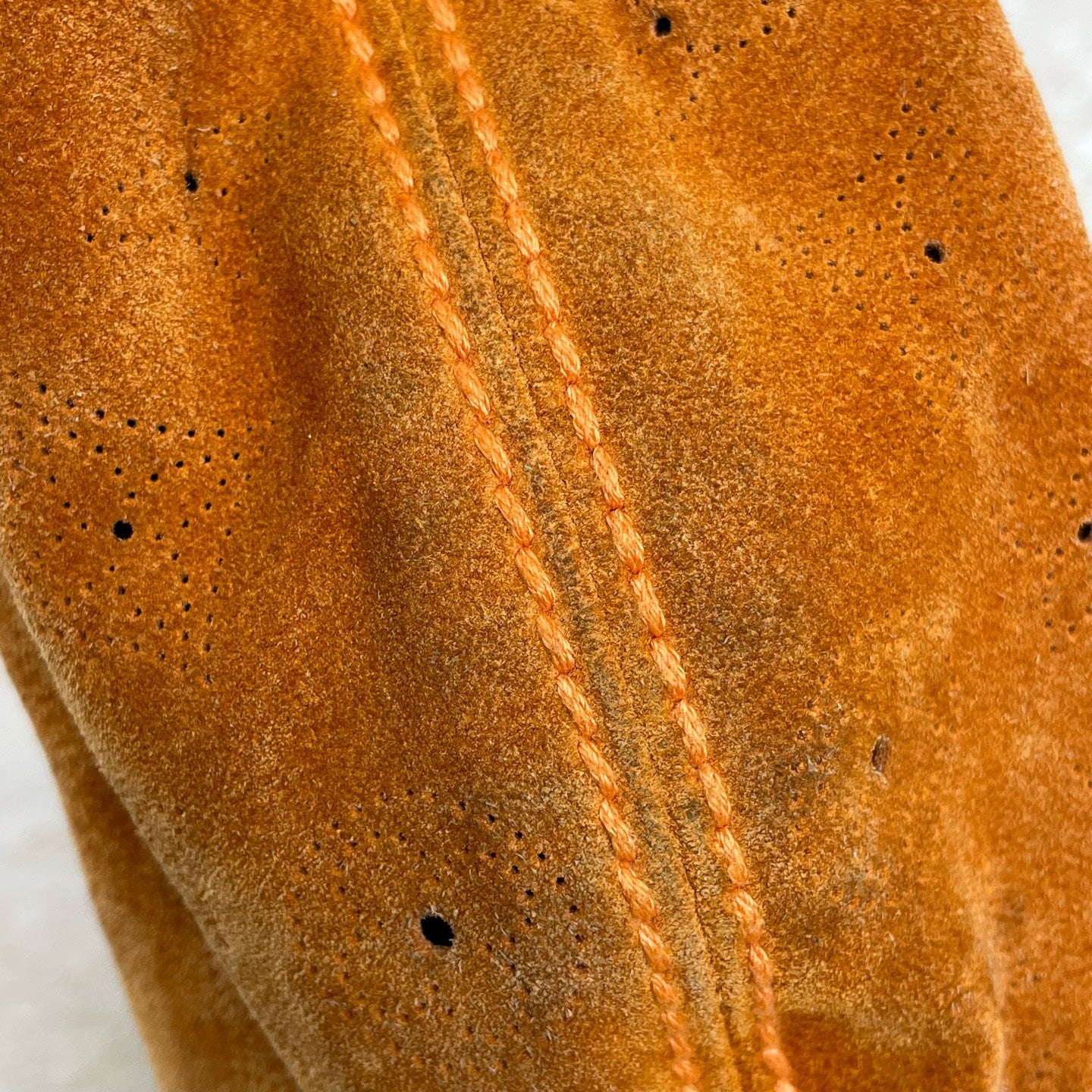 Louis Vuitton - Other - Suede - Orange - (medium)