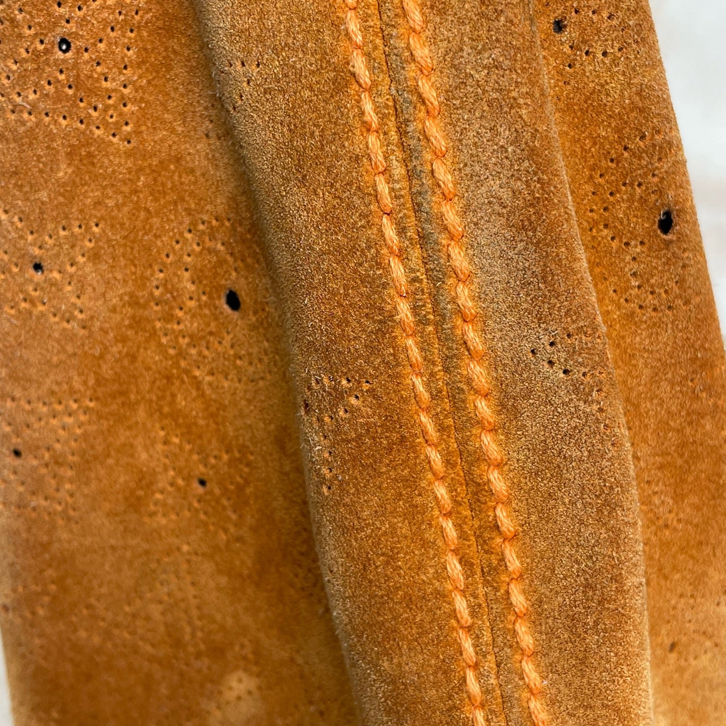 Louis Vuitton - Other - Suede - Orange - (medium)