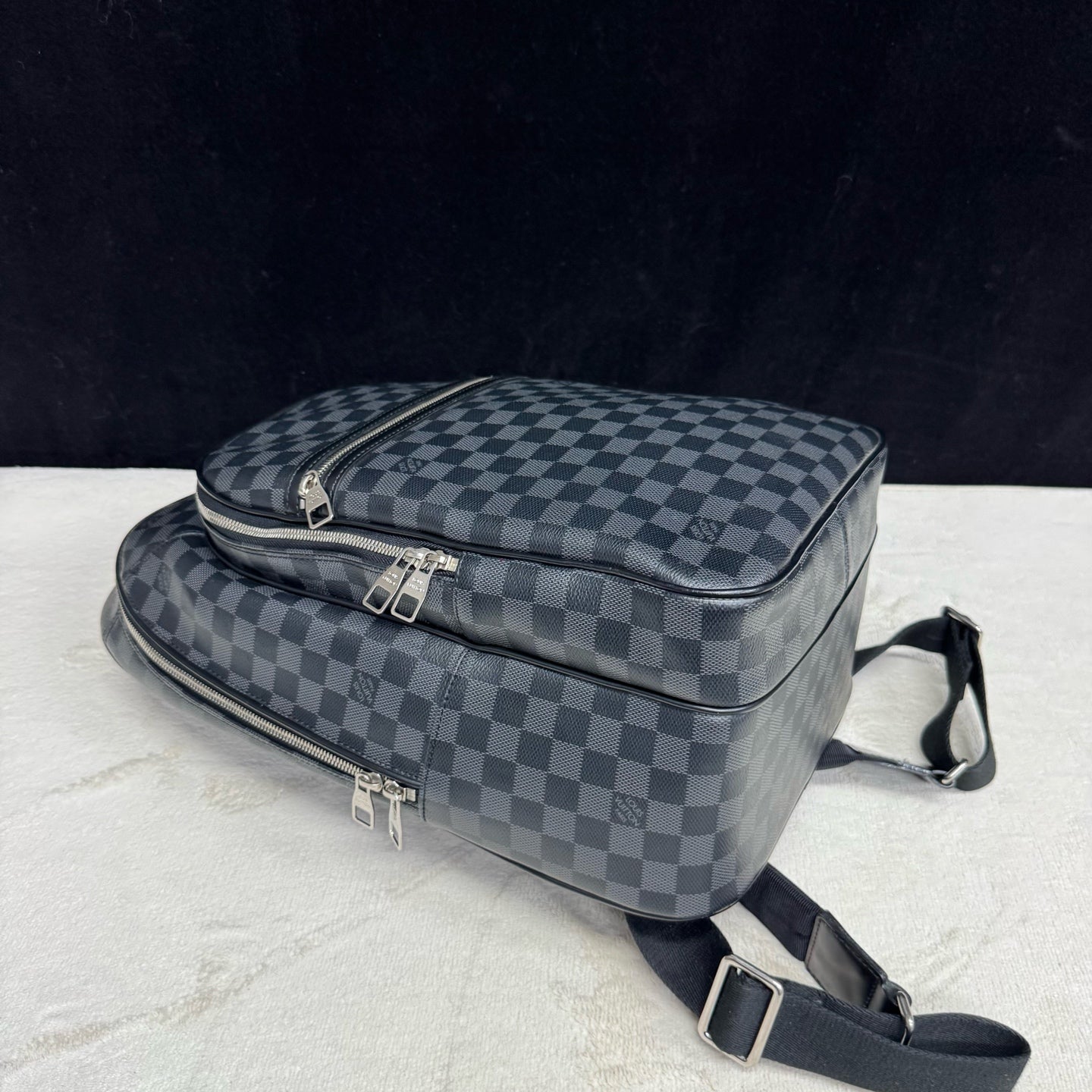 Louis Vuitton - Other - Synthetic - Black - (large)