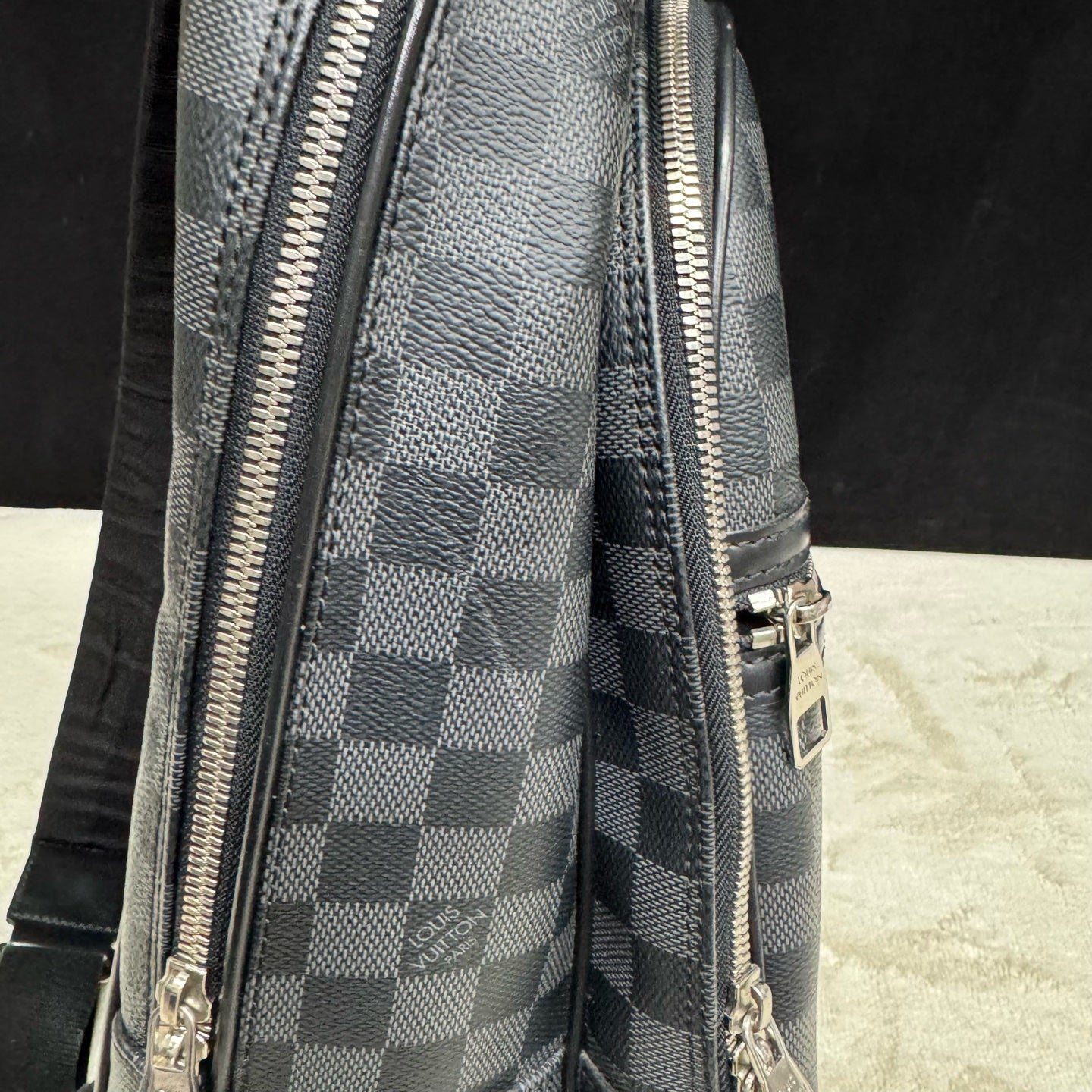Louis Vuitton - Other - Synthetic - Black - (large)