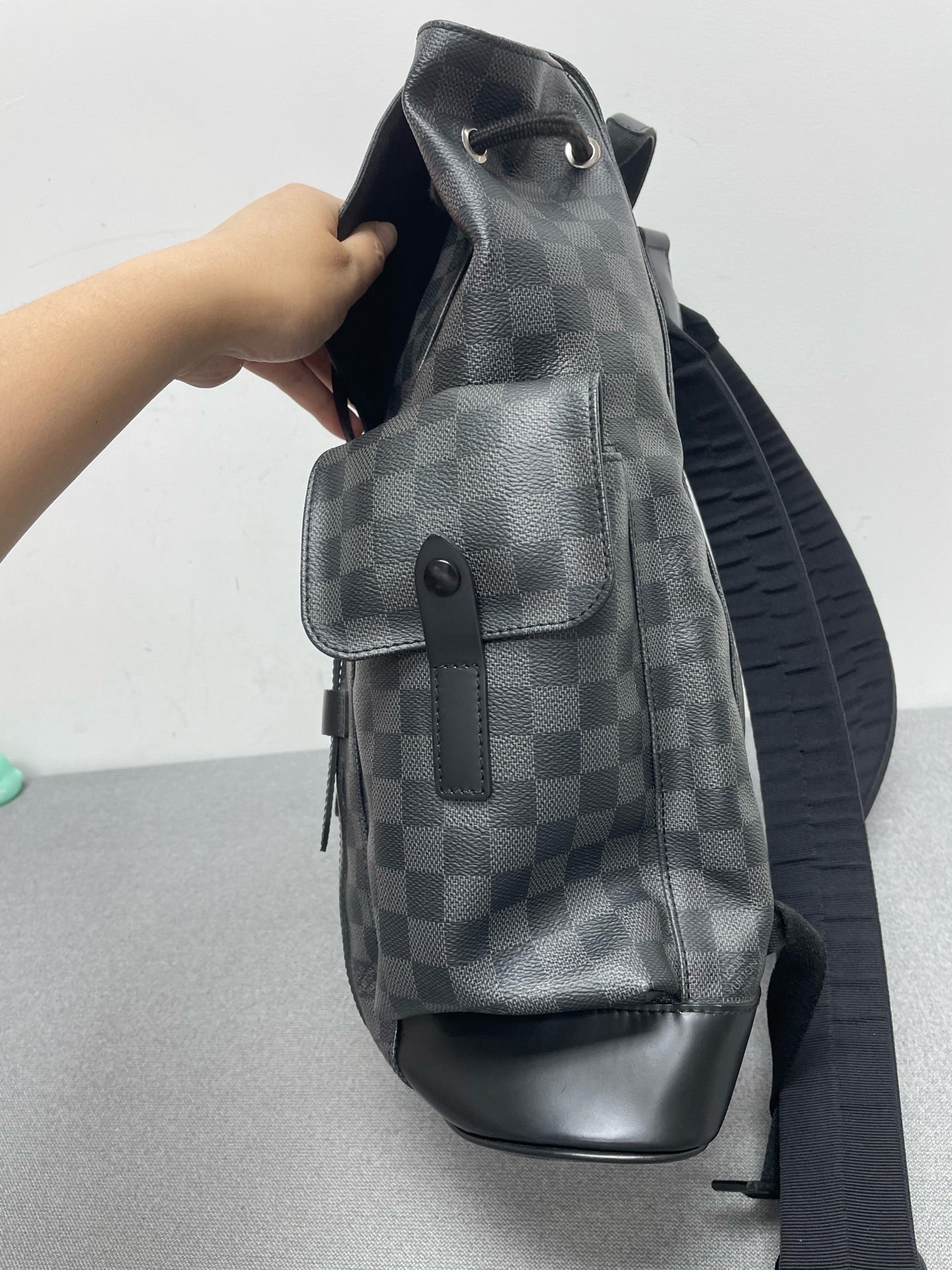 Louis Vuitton - Other - Synthetic - Black - (medium)