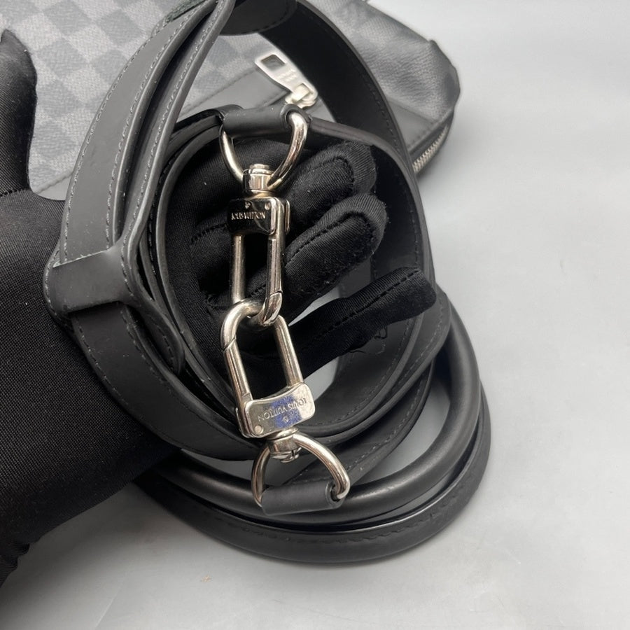Louis Vuitton - Other - Synthetic - Black - (medium)