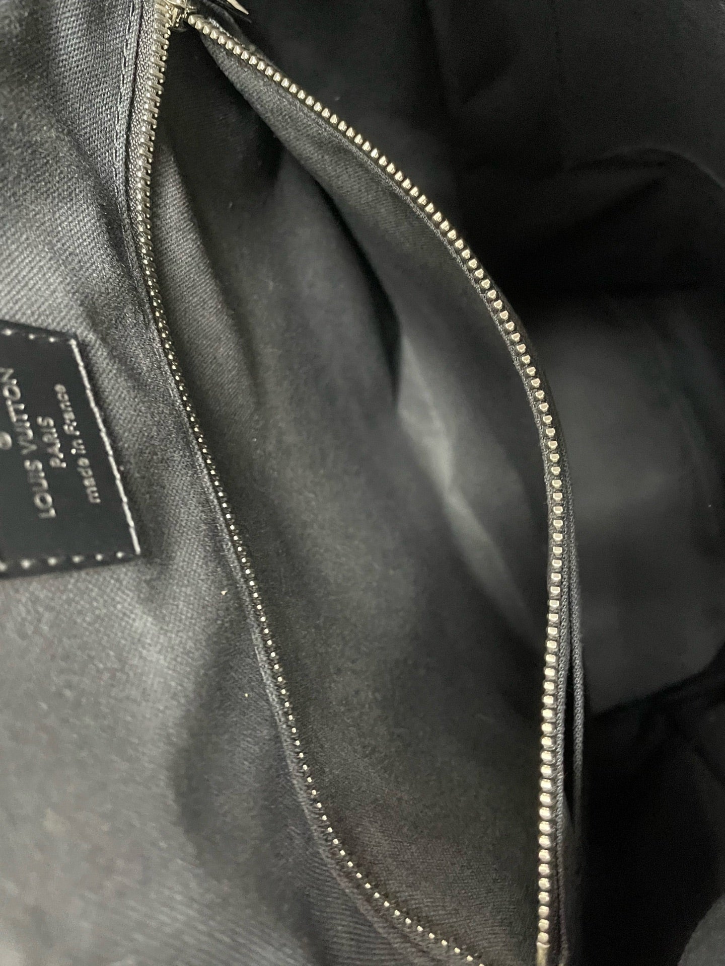 Louis Vuitton - Other - Synthetic - Black - (medium)