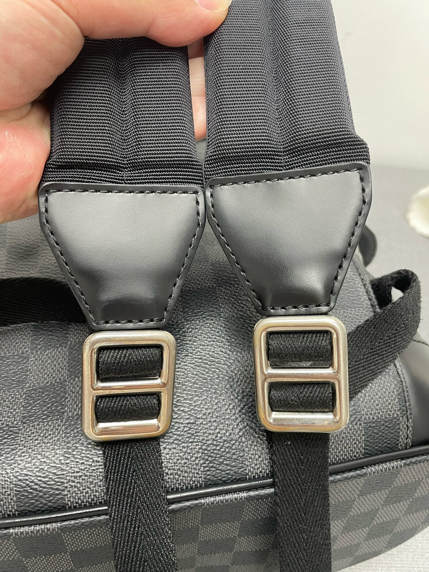 Louis Vuitton - Other - Synthetic - Black - (medium)
