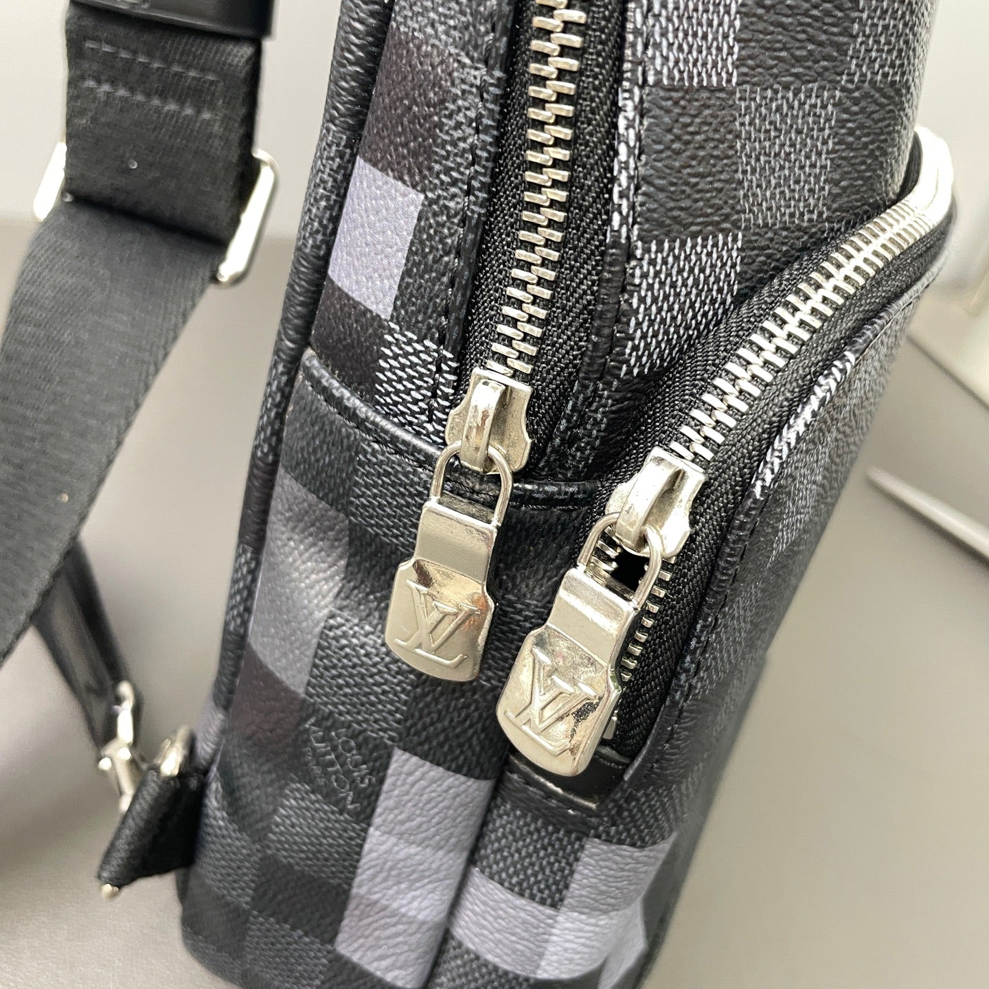 Louis Vuitton - Other - Synthetic - Black - (Other)