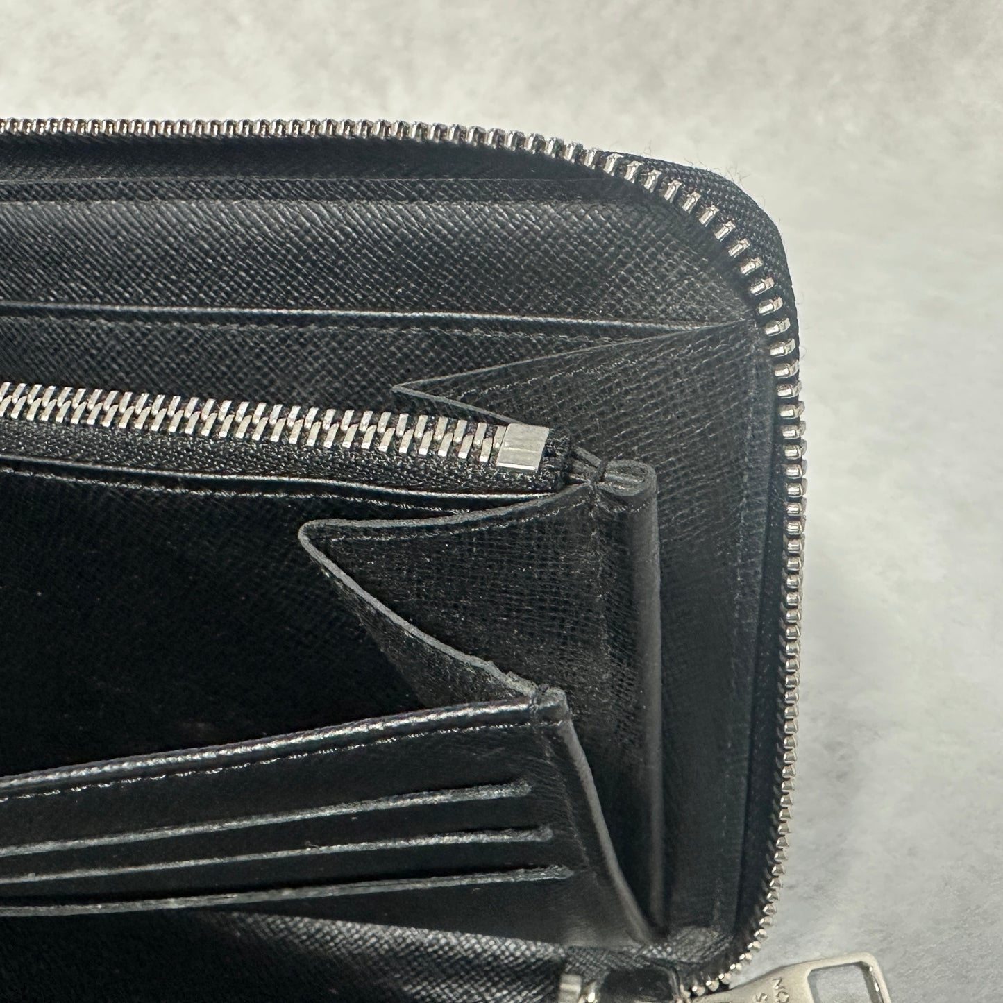 Louis Vuitton - Other - Synthetic - Black - (Other)