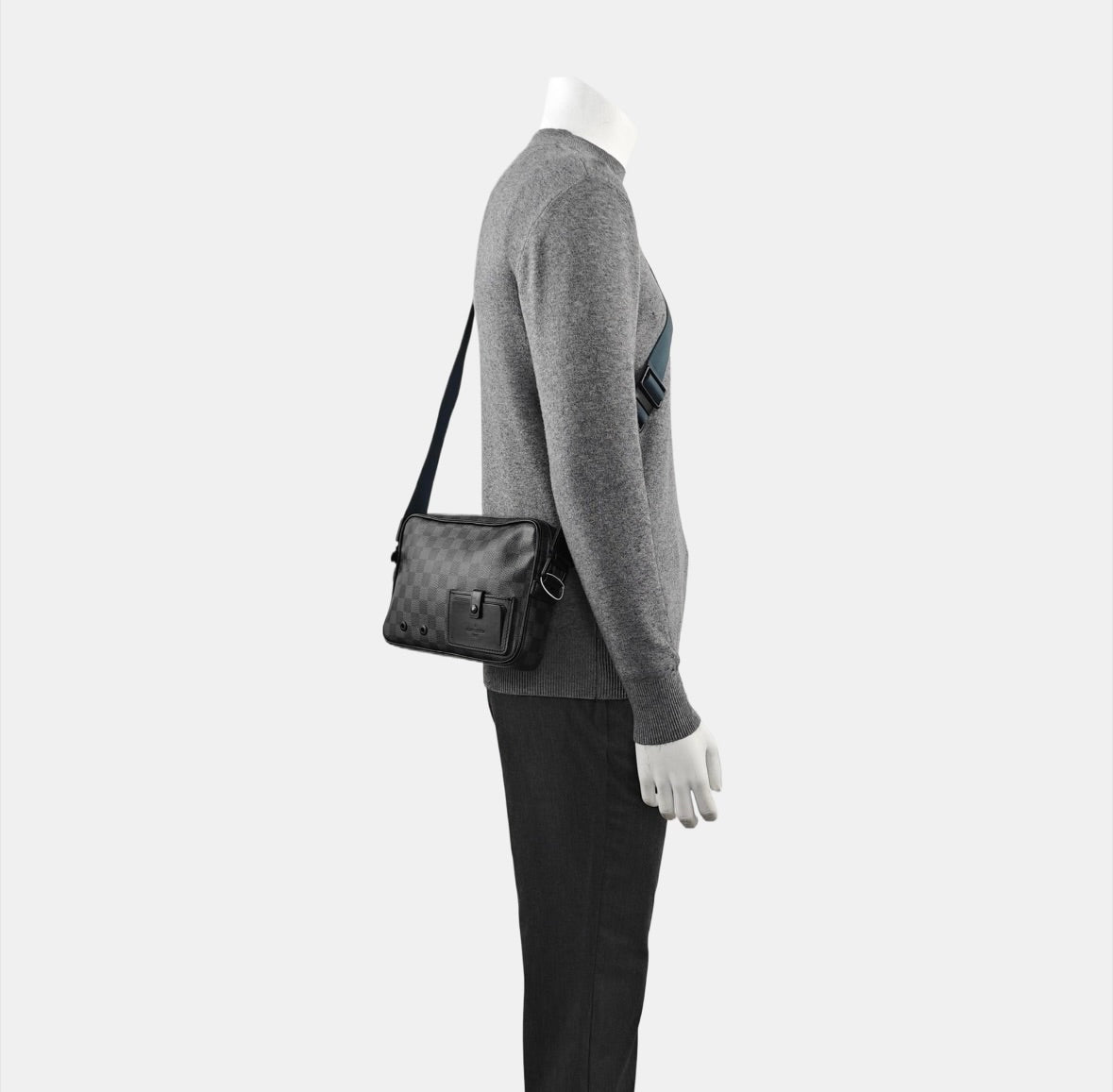 Louis Vuitton - Other - Synthetic - Black - (small)