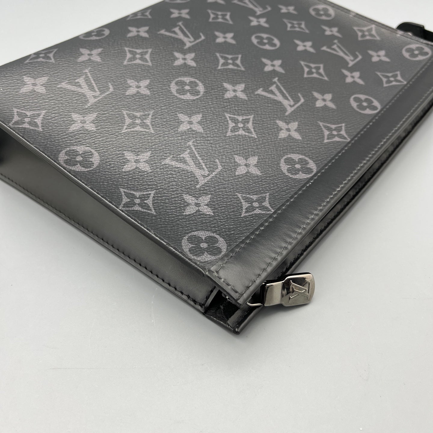 Louis Vuitton - Other - Synthetic - Black - (small)