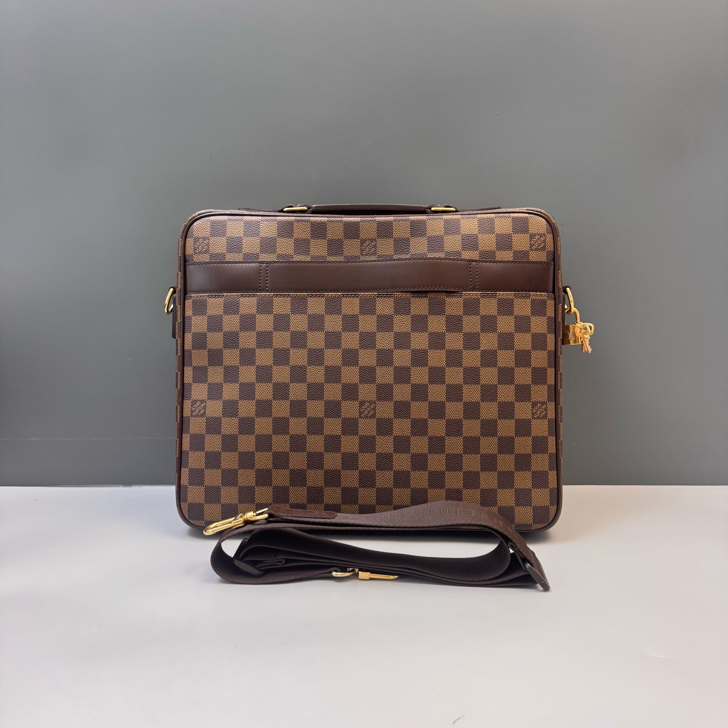 Louis Vuitton - Other - Synthetic - Brown - (large)
