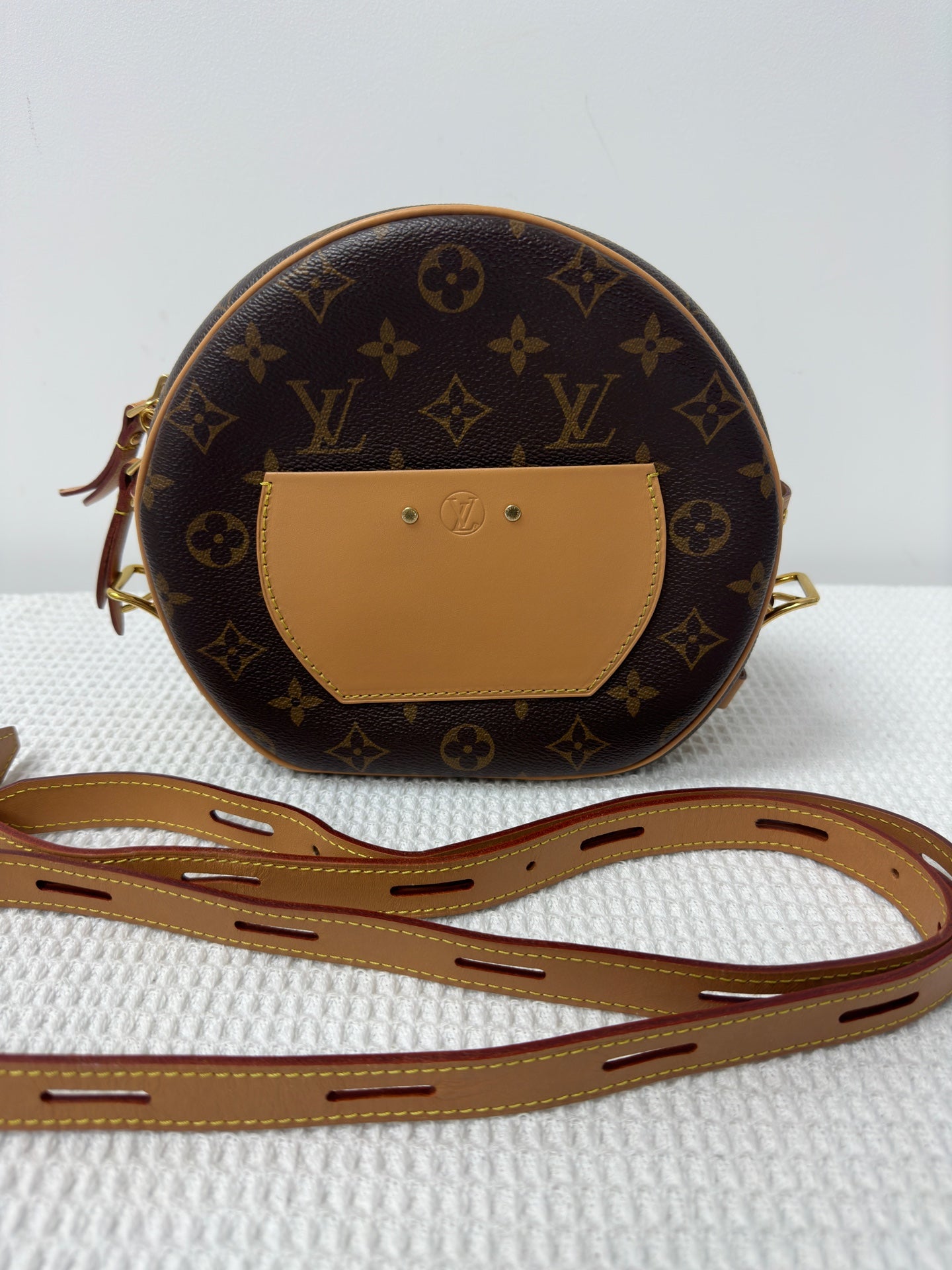 Louis Vuitton - Other - Synthetic - Brown - (large)