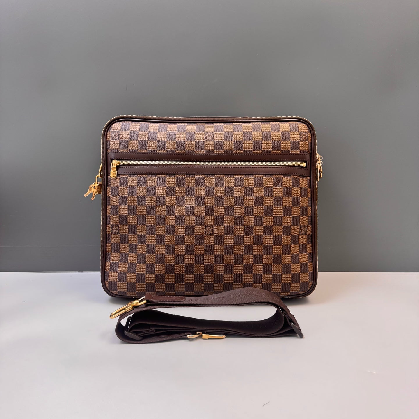 Louis Vuitton - Other - Synthetic - Brown - (large)