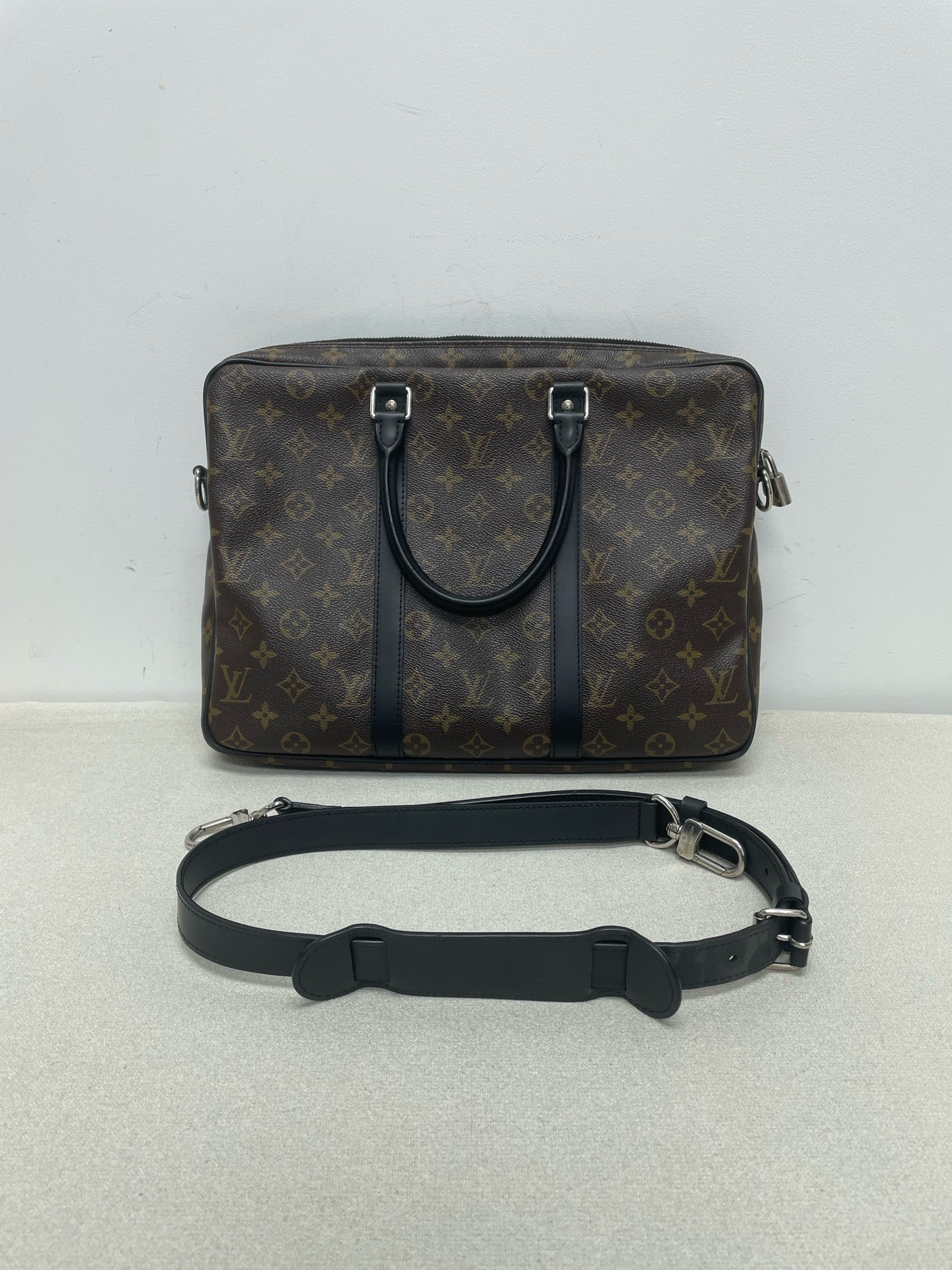 Louis Vuitton - Other - Synthetic - Brown - (large)