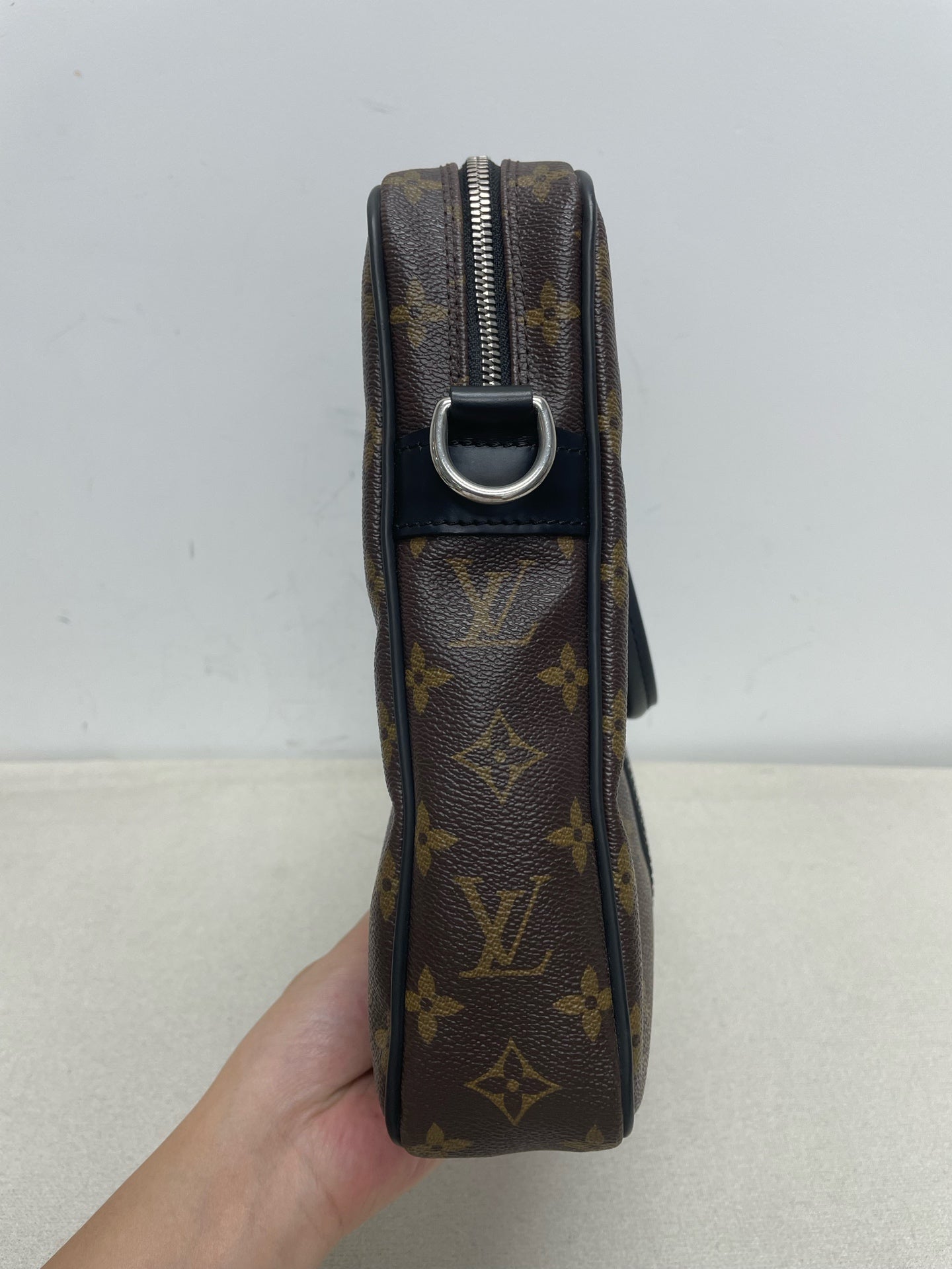 Louis Vuitton - Other - Synthetic - Brown - (large)