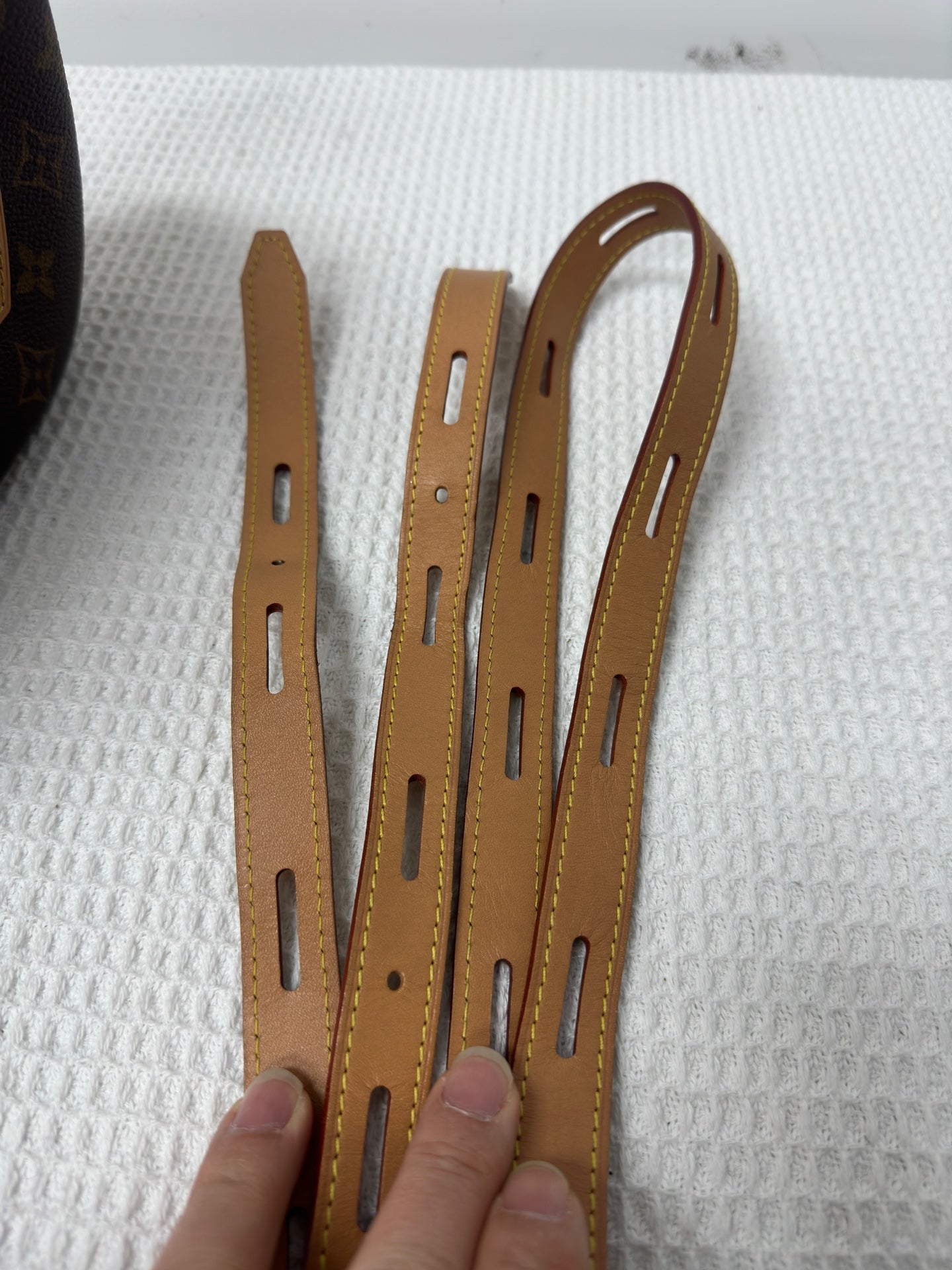 Louis Vuitton - Other - Synthetic - Brown - (large)
