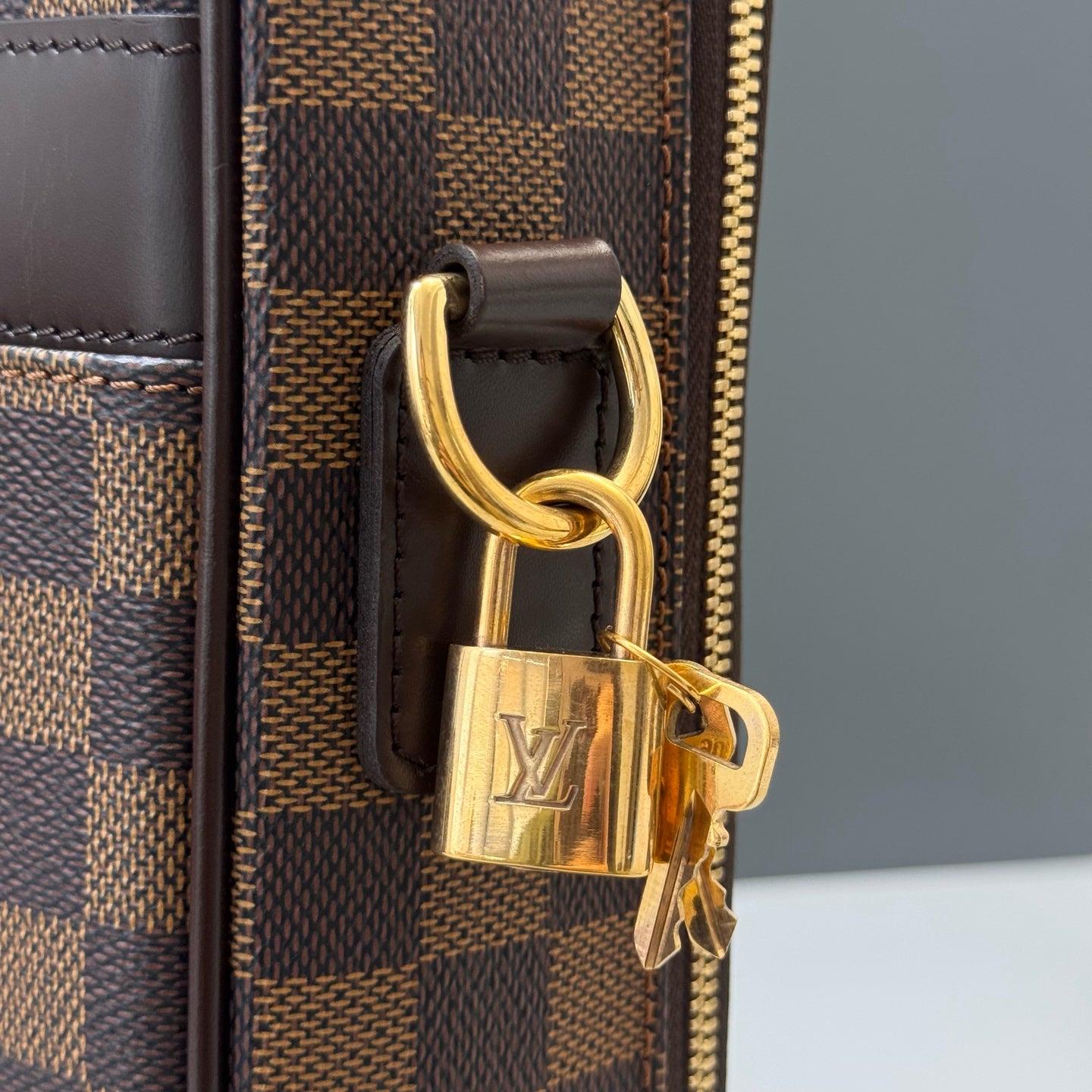 Louis Vuitton - Other - Synthetic - Brown - (large)