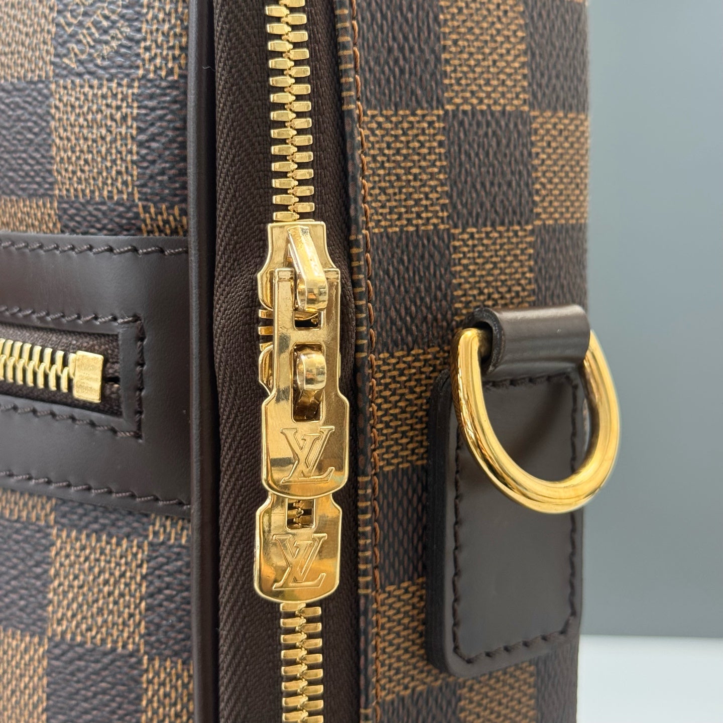Louis Vuitton - Other - Synthetic - Brown - (large)