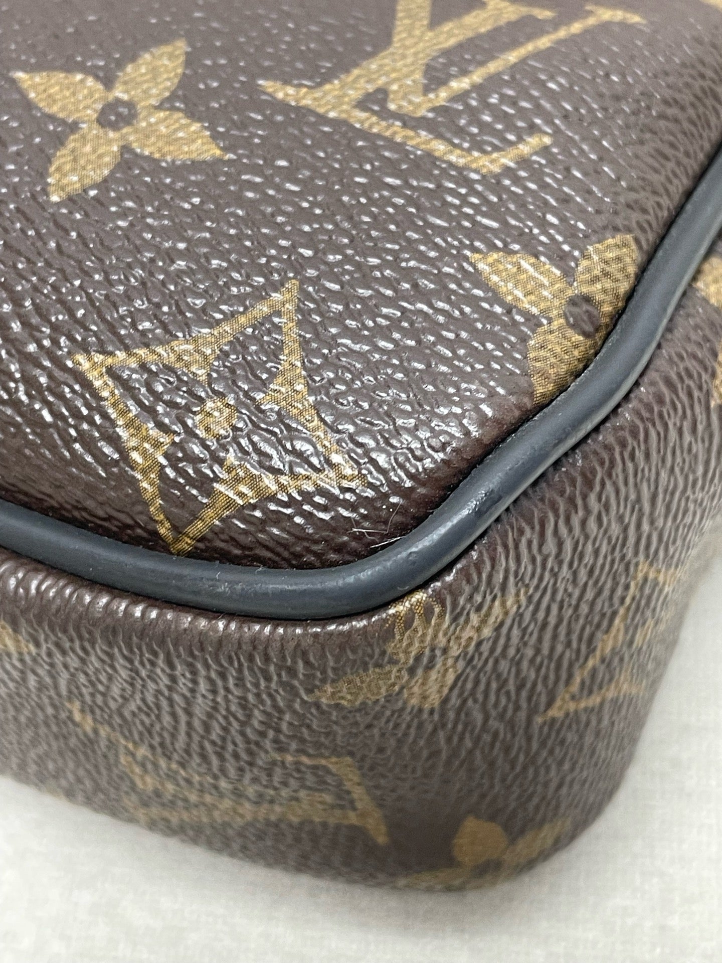 Louis Vuitton - Other - Synthetic - Brown - (large)